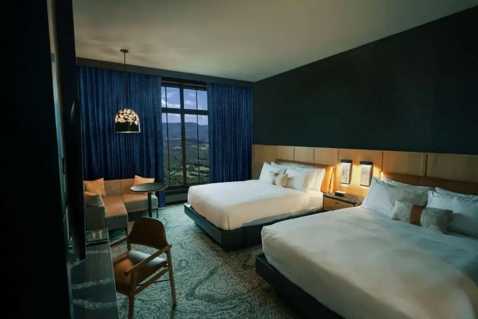 Cloudland At McLemore Resort Lookout Mountain, Curio by Hilton