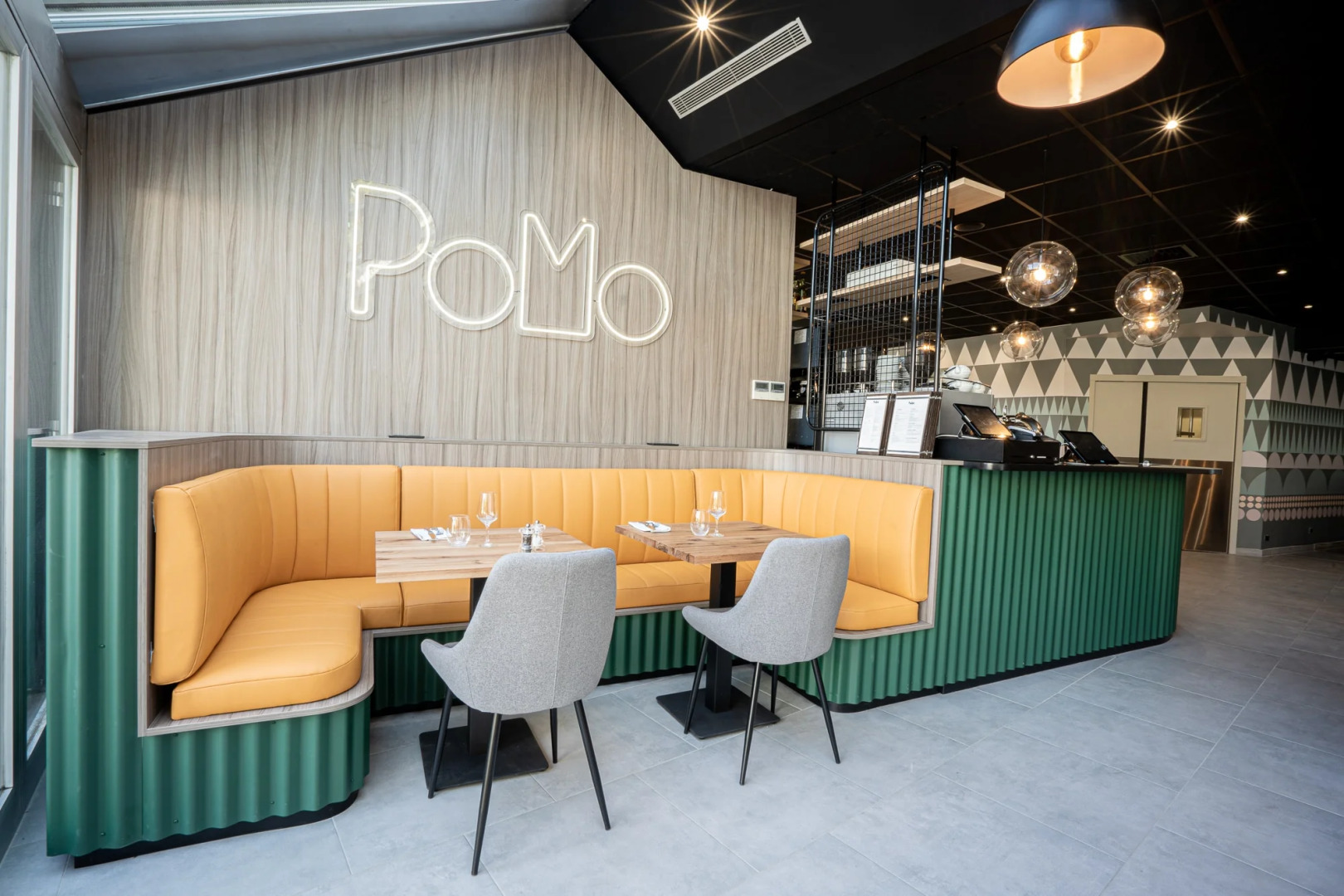 PoMo Hotel & Restaurant