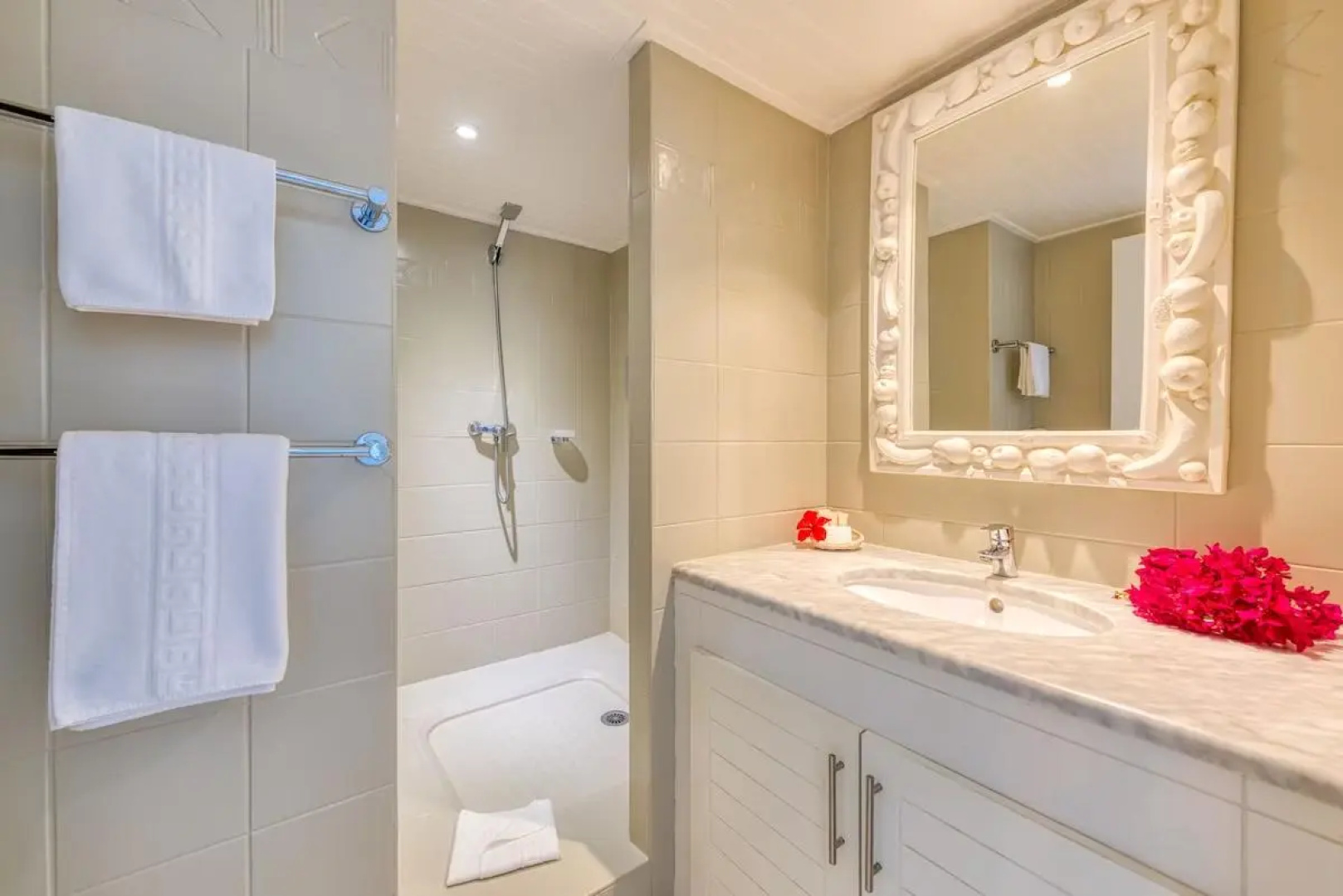 Le Domaine Beach Resort  Spa