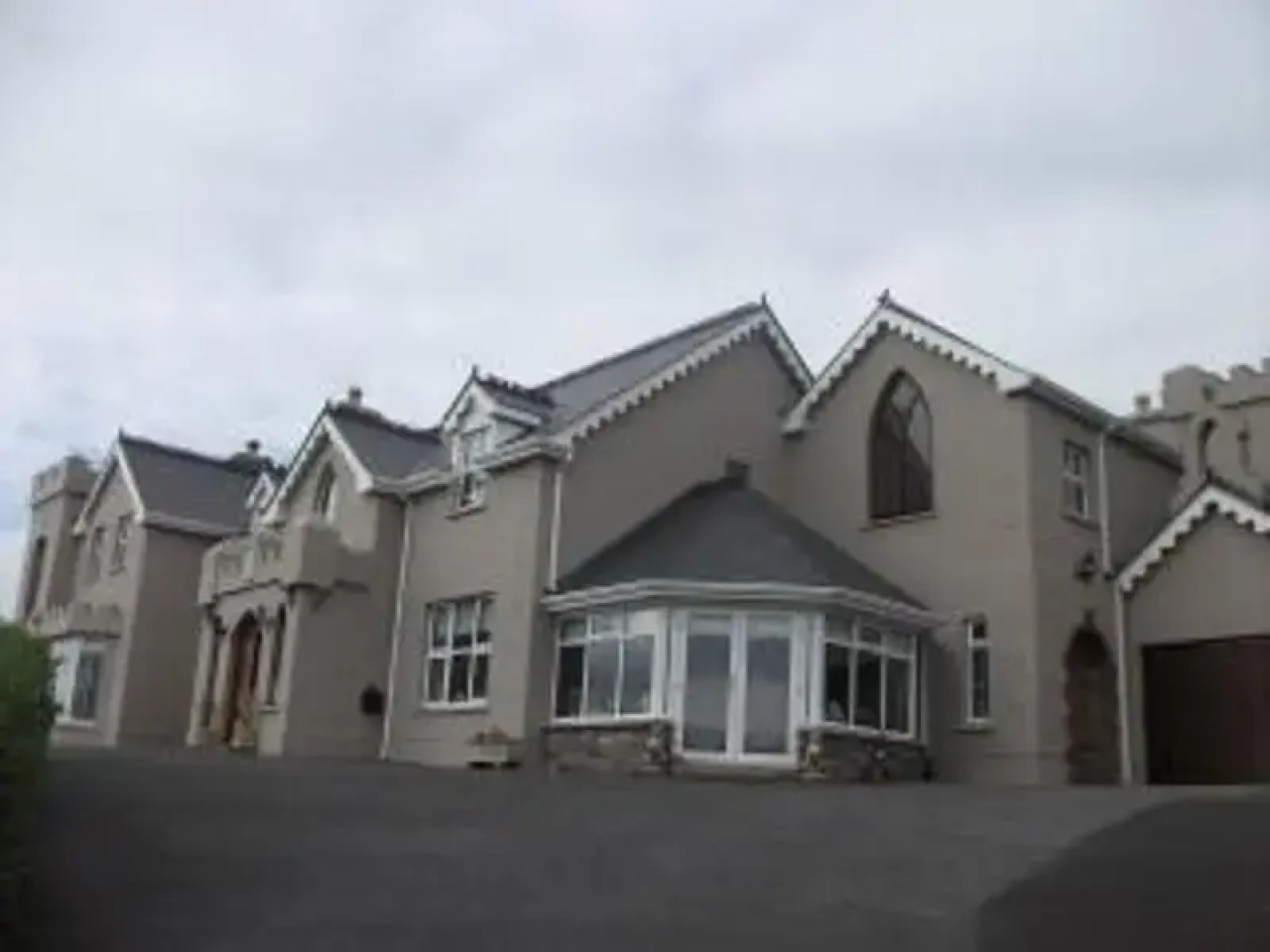 Rossmore Manor
