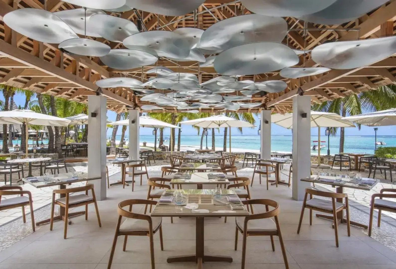 Paradis Beachcomber Golf Resort & Spa
