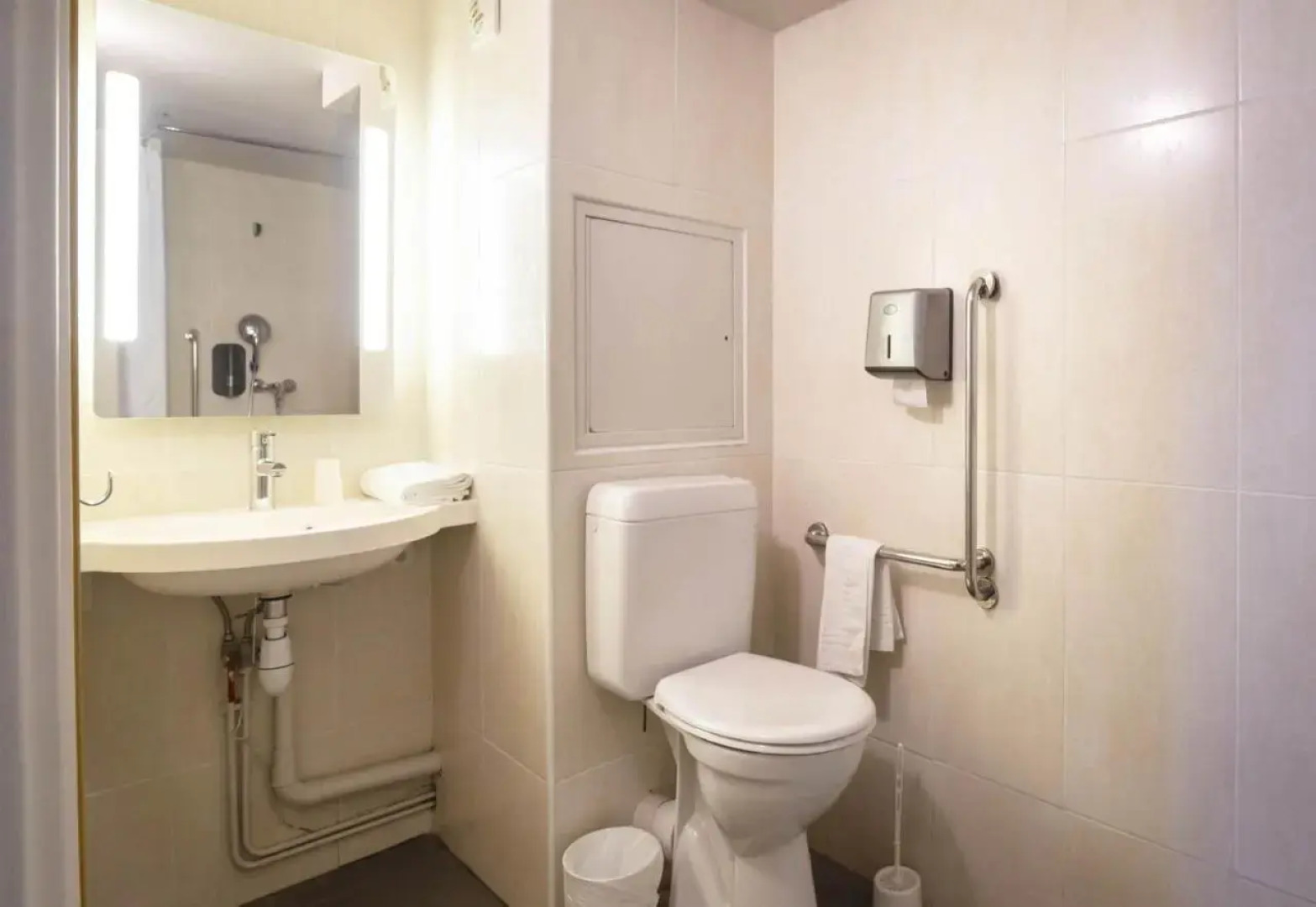 B&B HOTEL Avignon (1)