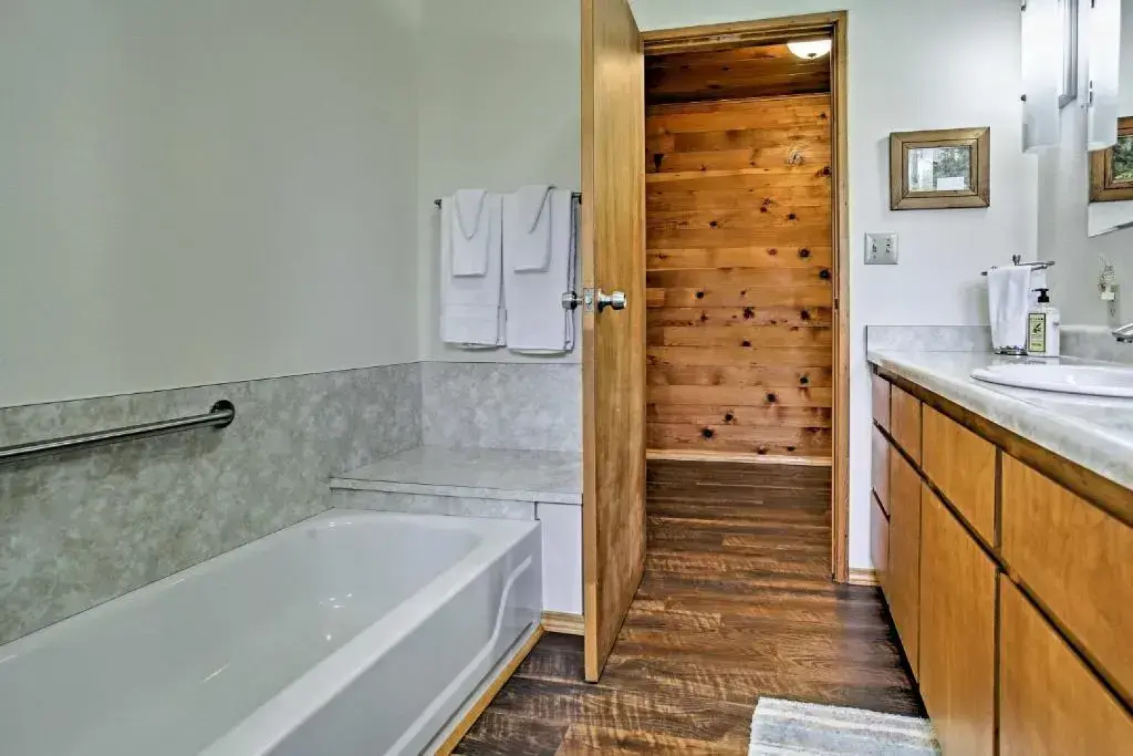 Cozy Home w/ Patio Near Yosemite National Park!