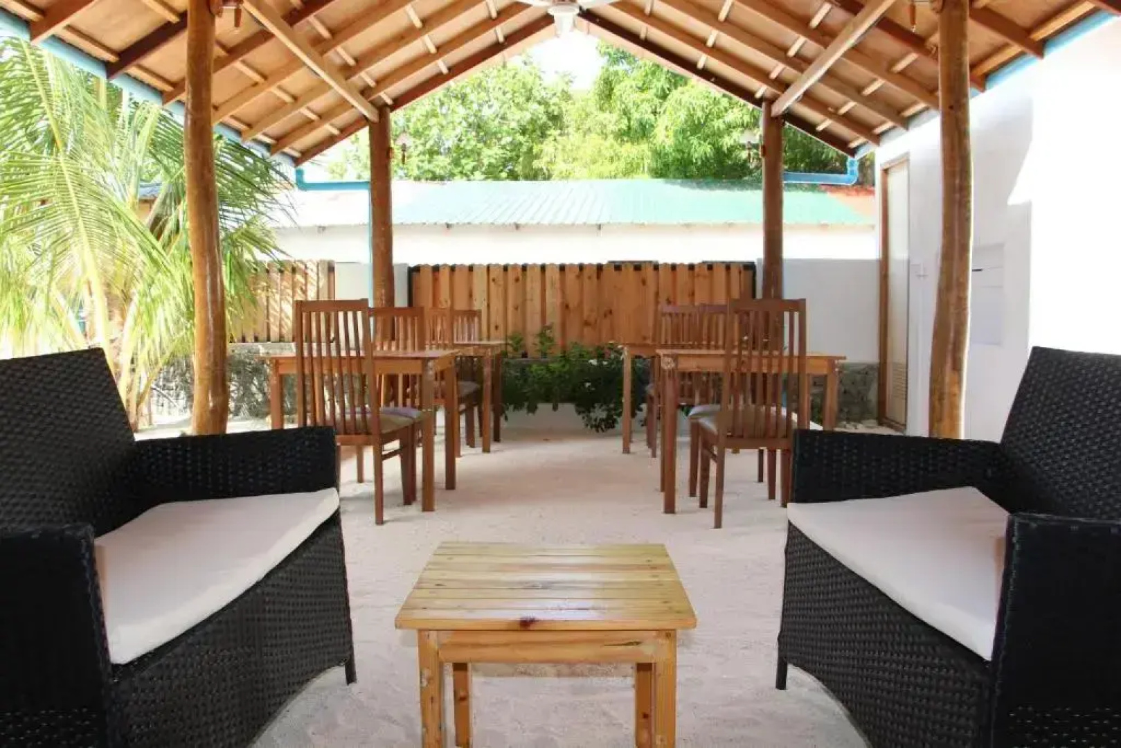 Отель The Castaway Retreat 