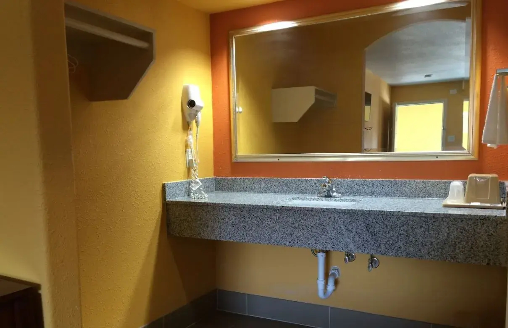 Select Inn & Suites Houston