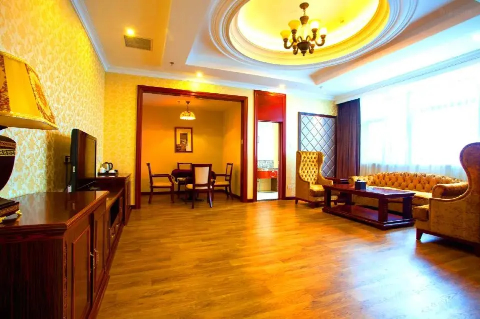 Hot Spring Leisure City International Hotel