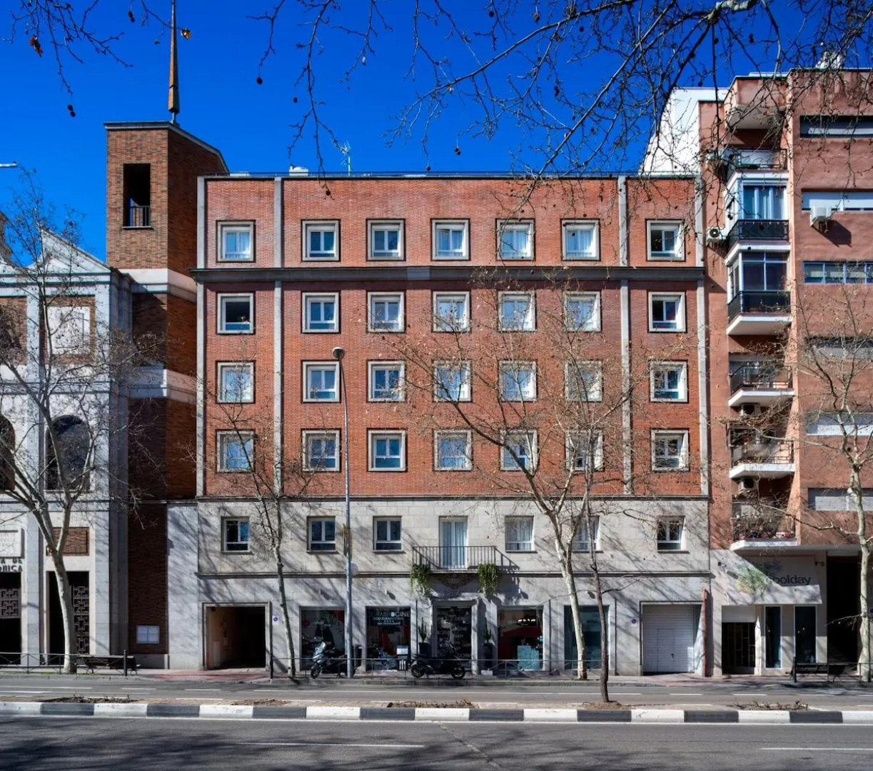 Отель DormirDcine Madrid