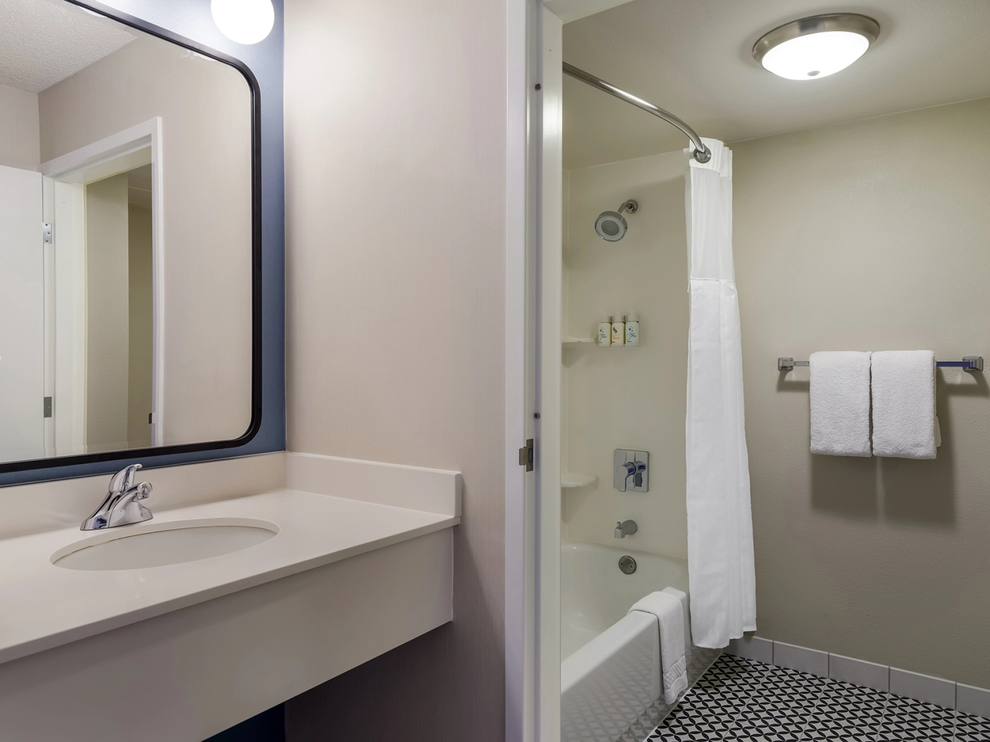 Sonesta Select San Francisco Airport Oyster Point Waterfront