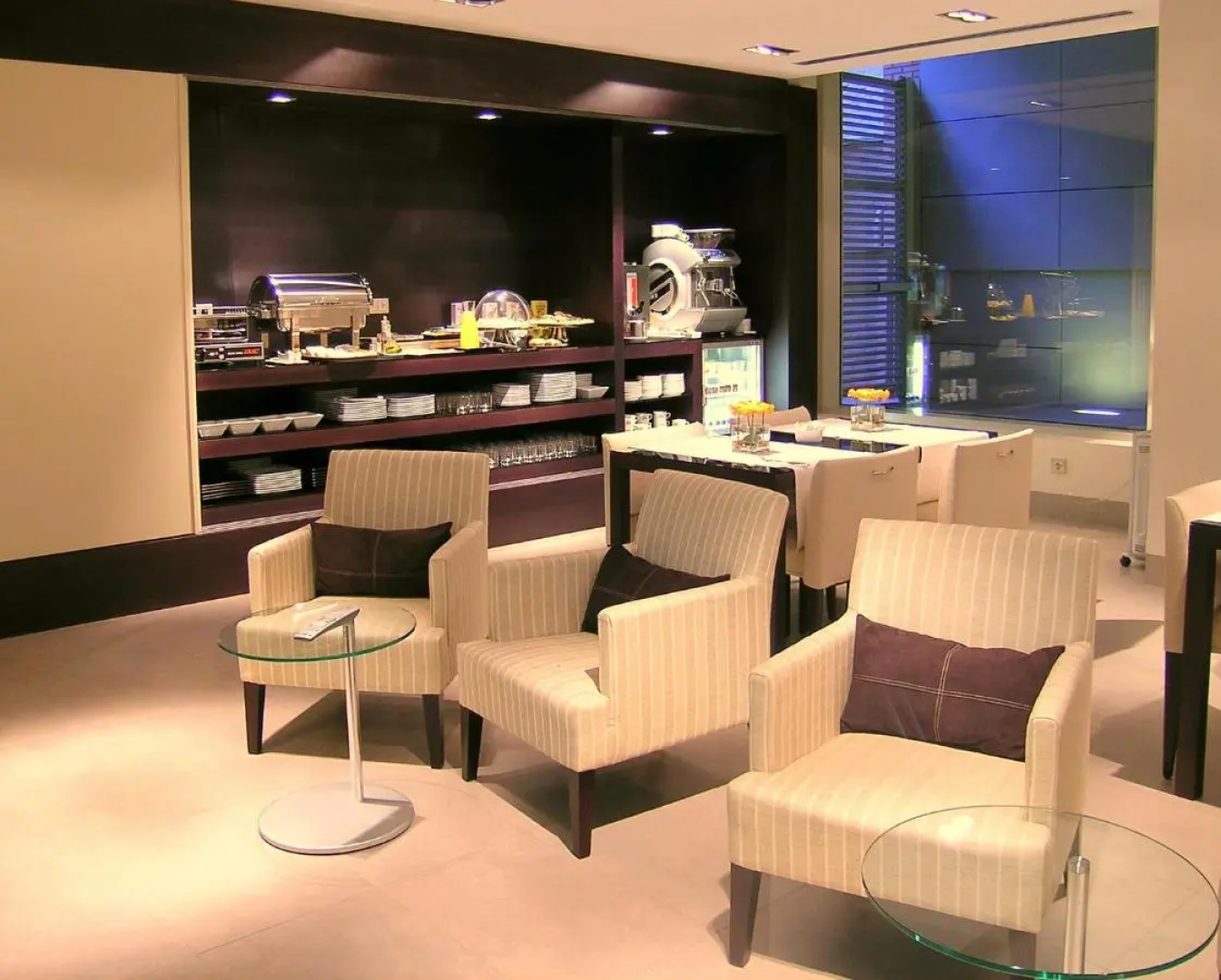 Отель Suites Viena Plaza De Espana