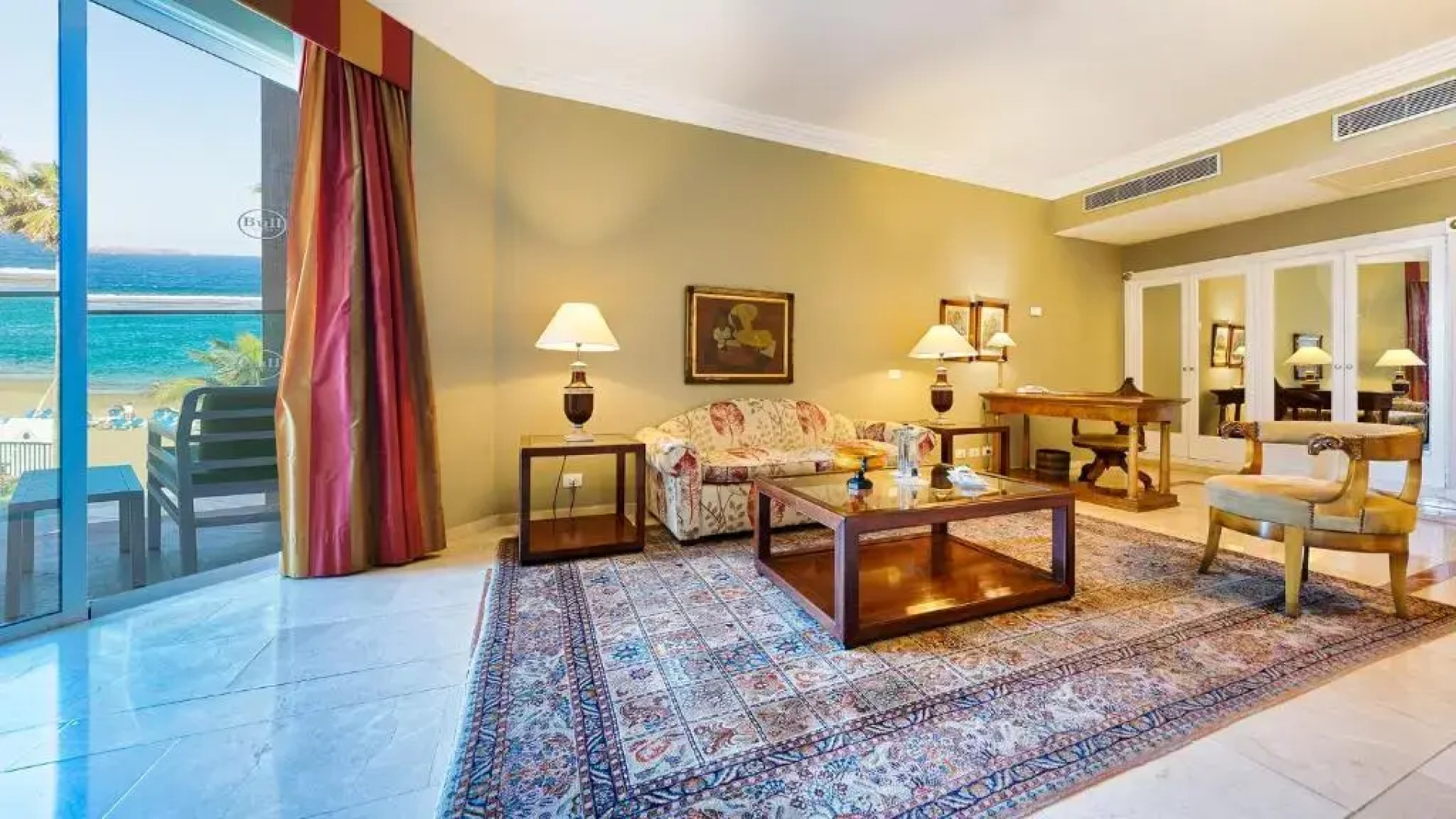 Отель Bull Reina Isabel & Spa