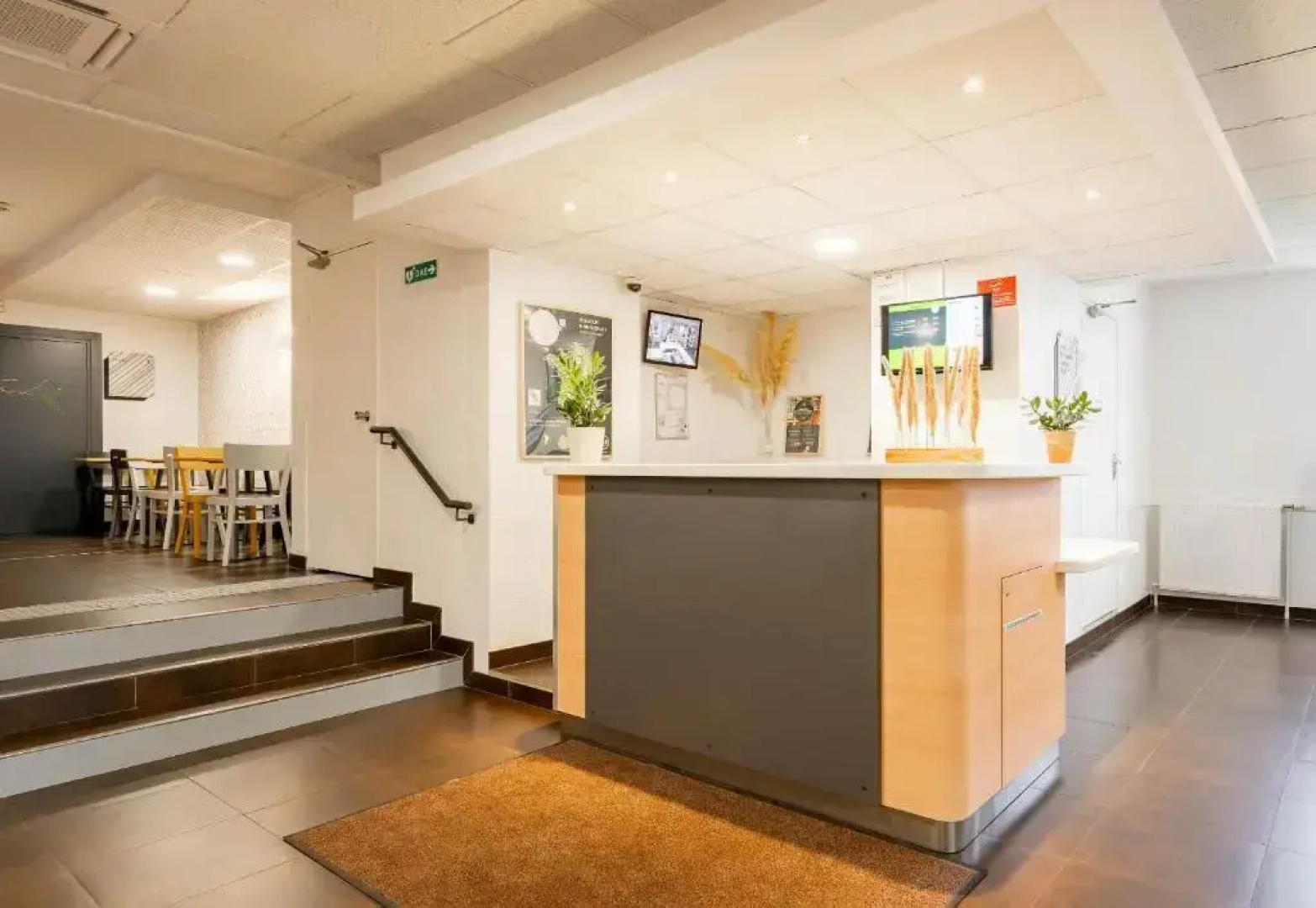 B&B HOTEL Valenciennes Sud