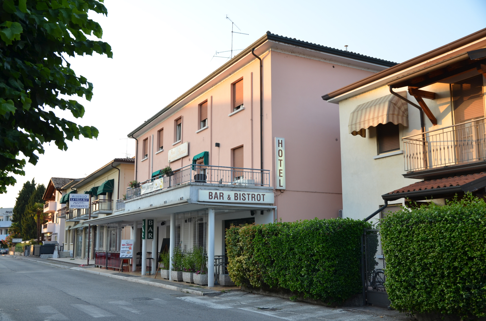 Hotel Benaco Bee Free