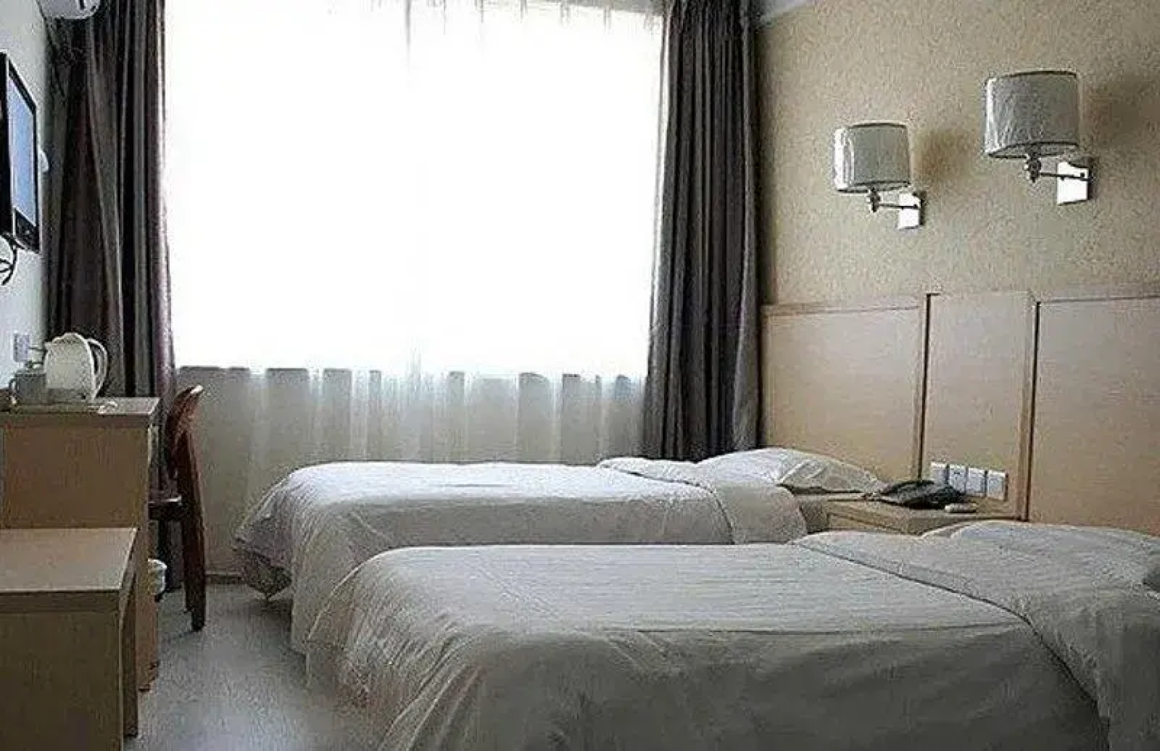 Zhongtian Seaview Hotel (Zhanqiao Railway Station)