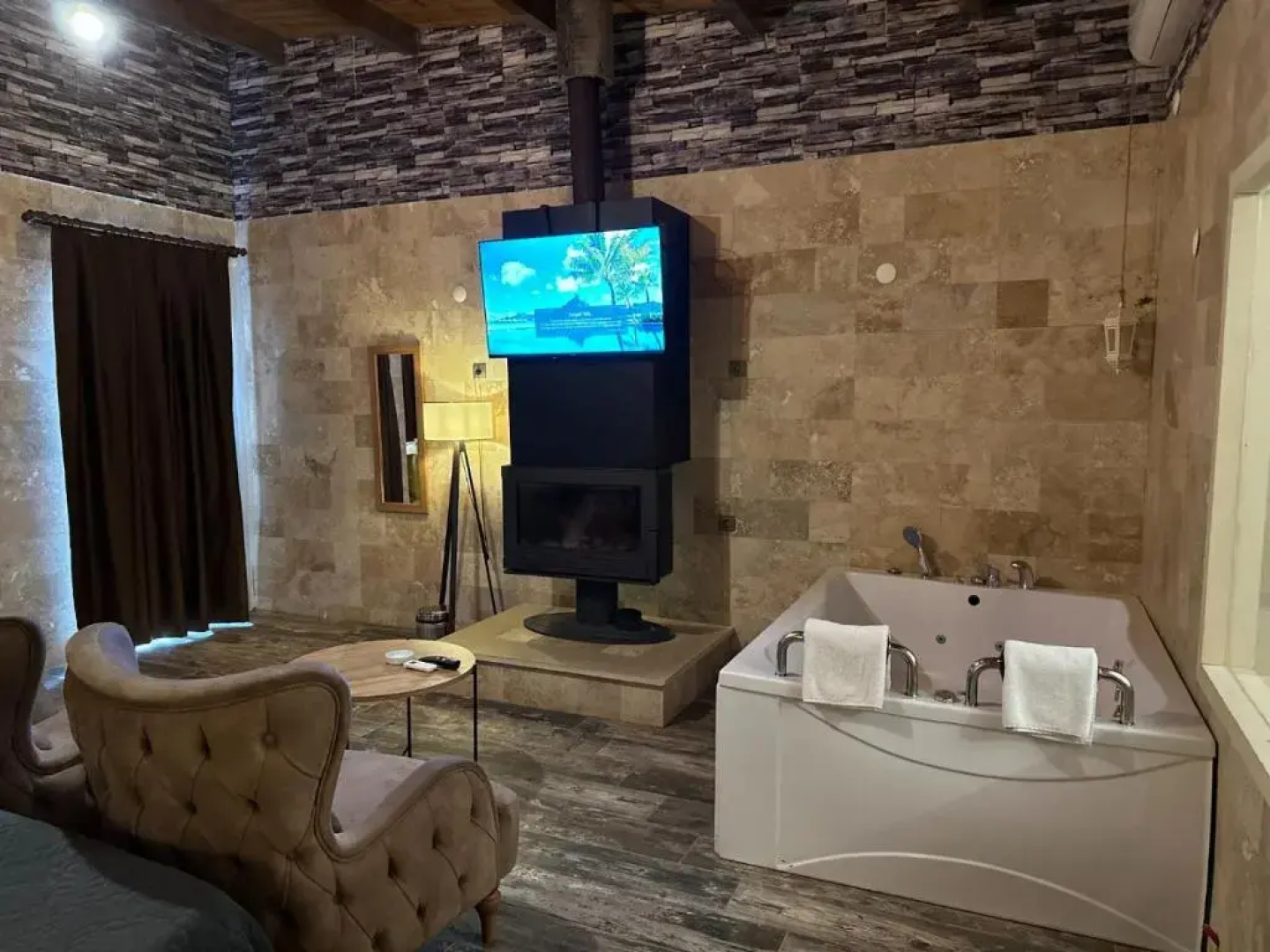 216 North Hotel & Wellness-Spa