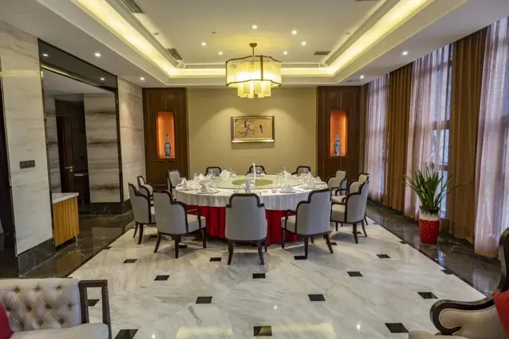 Hundred Hotel