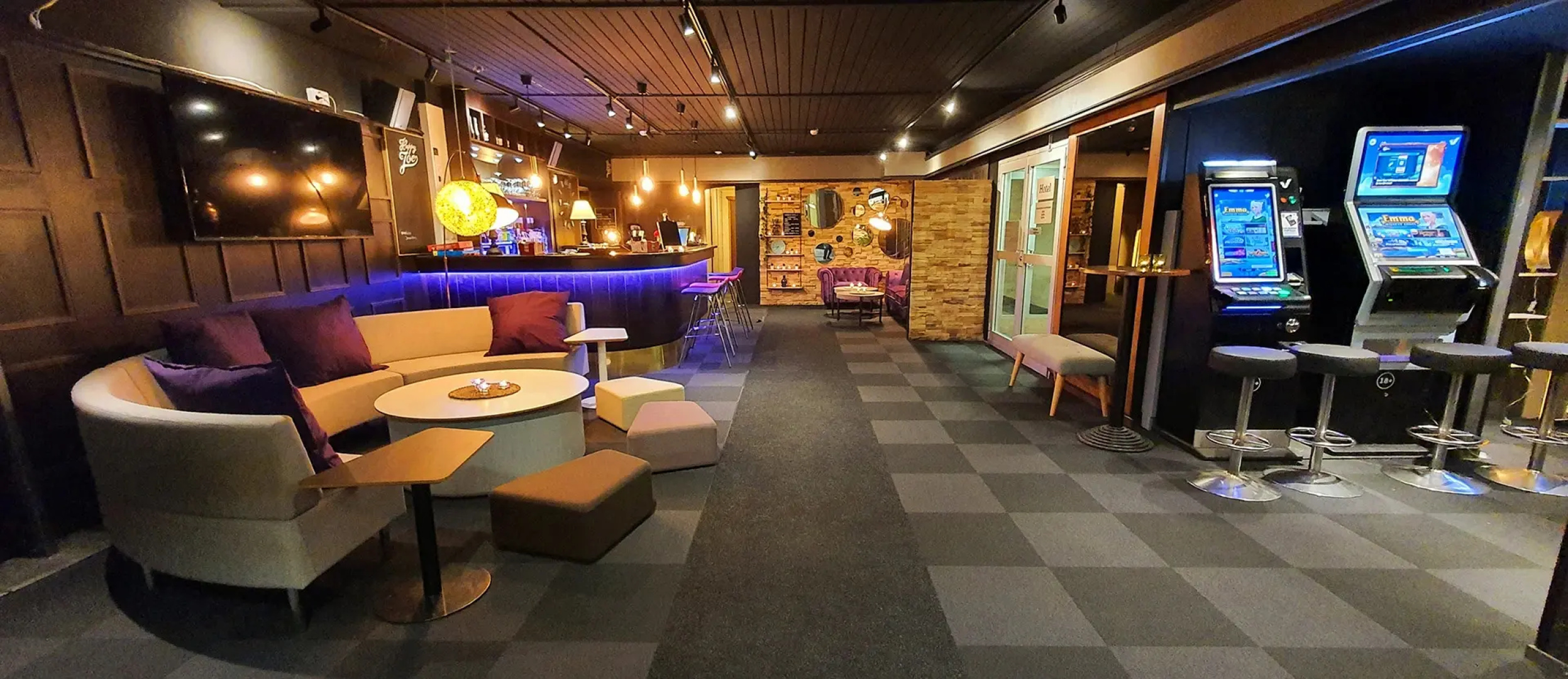 Samantta Hotel & Restaurant
