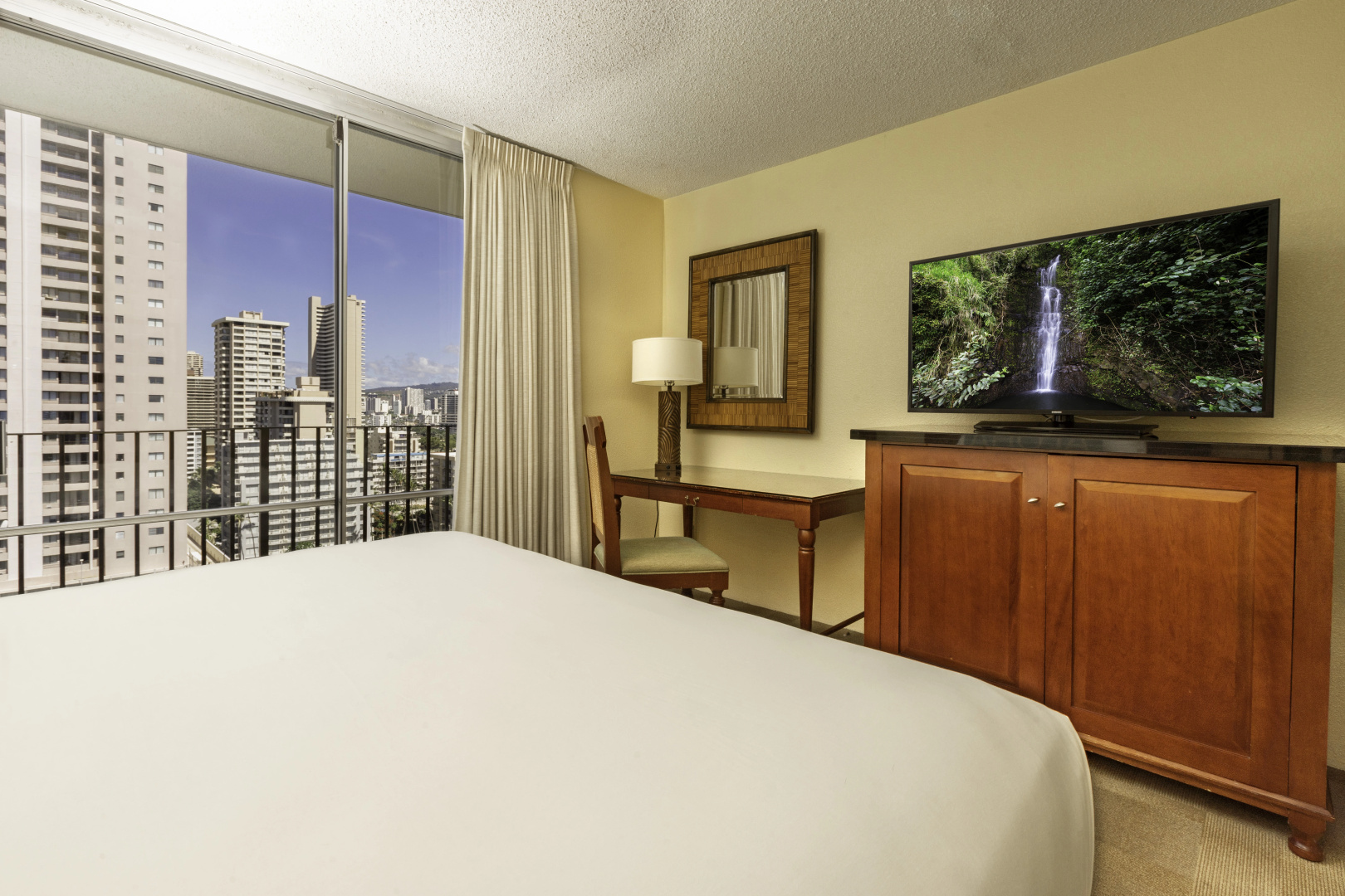 Ohia Waikiki Studio Suites