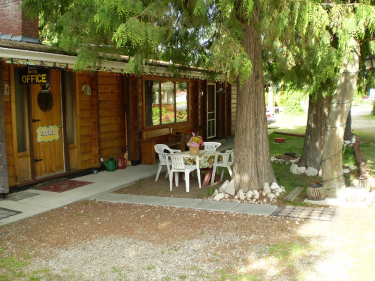 Cedar Motel