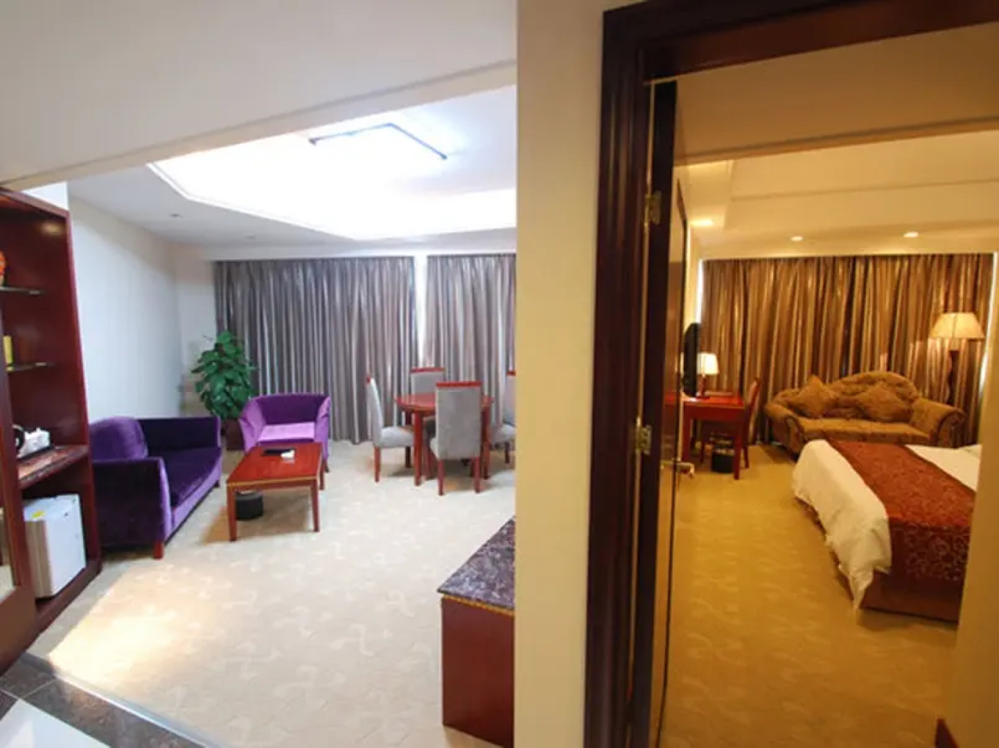 Riverside International Hotel