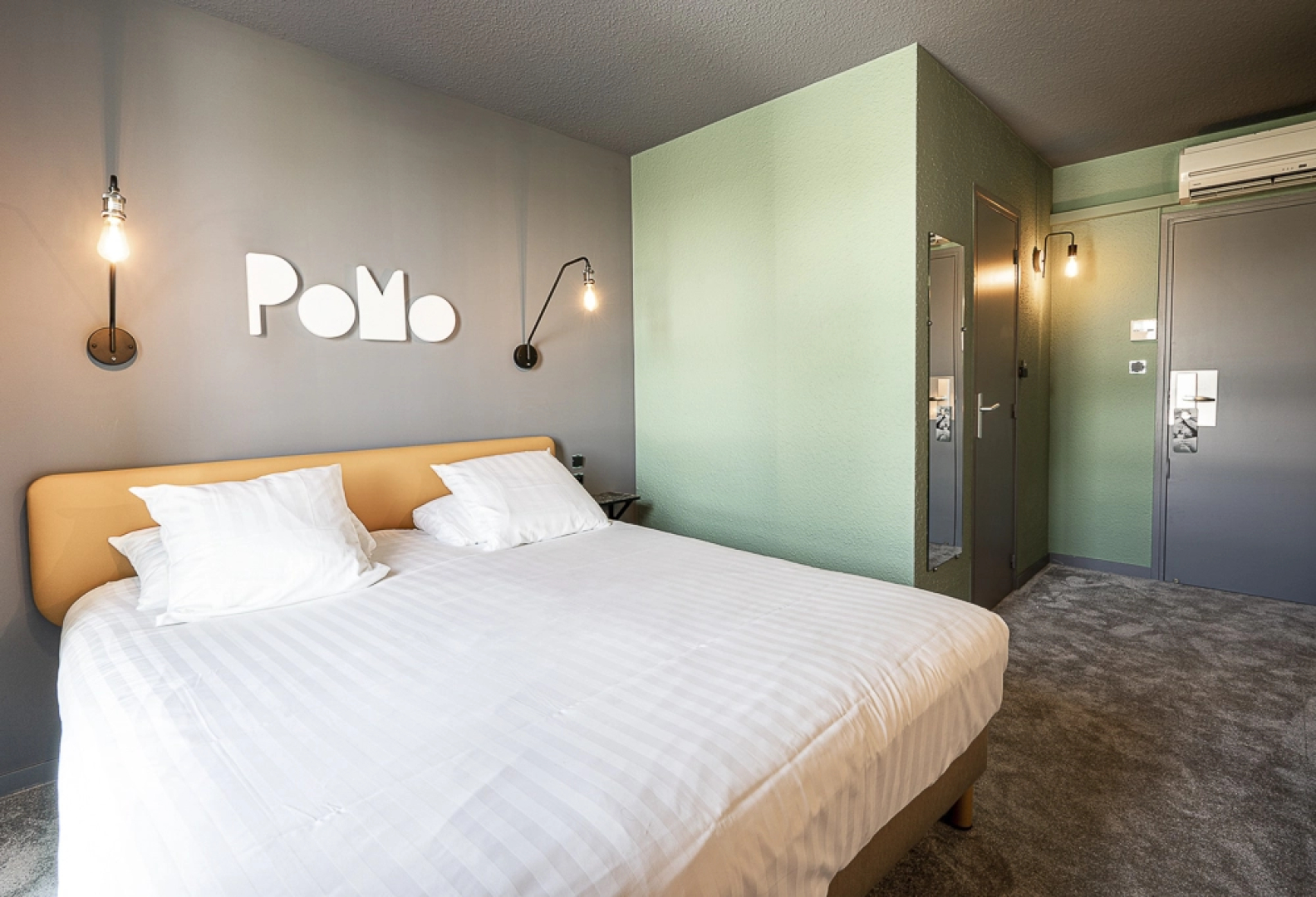 PoMo Hotel & Restaurant