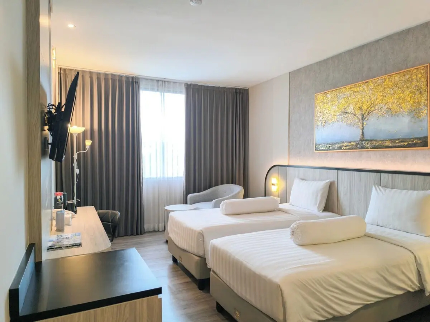 Front One Gosyen Hotel Salatiga