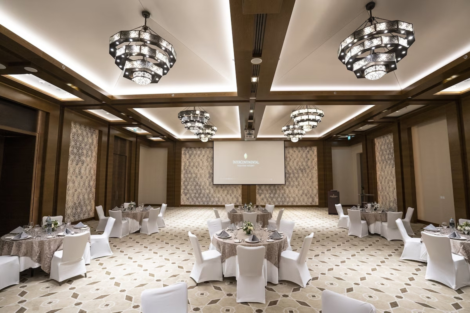 Курортный отель InterContinental Fujairah Resort by IHG