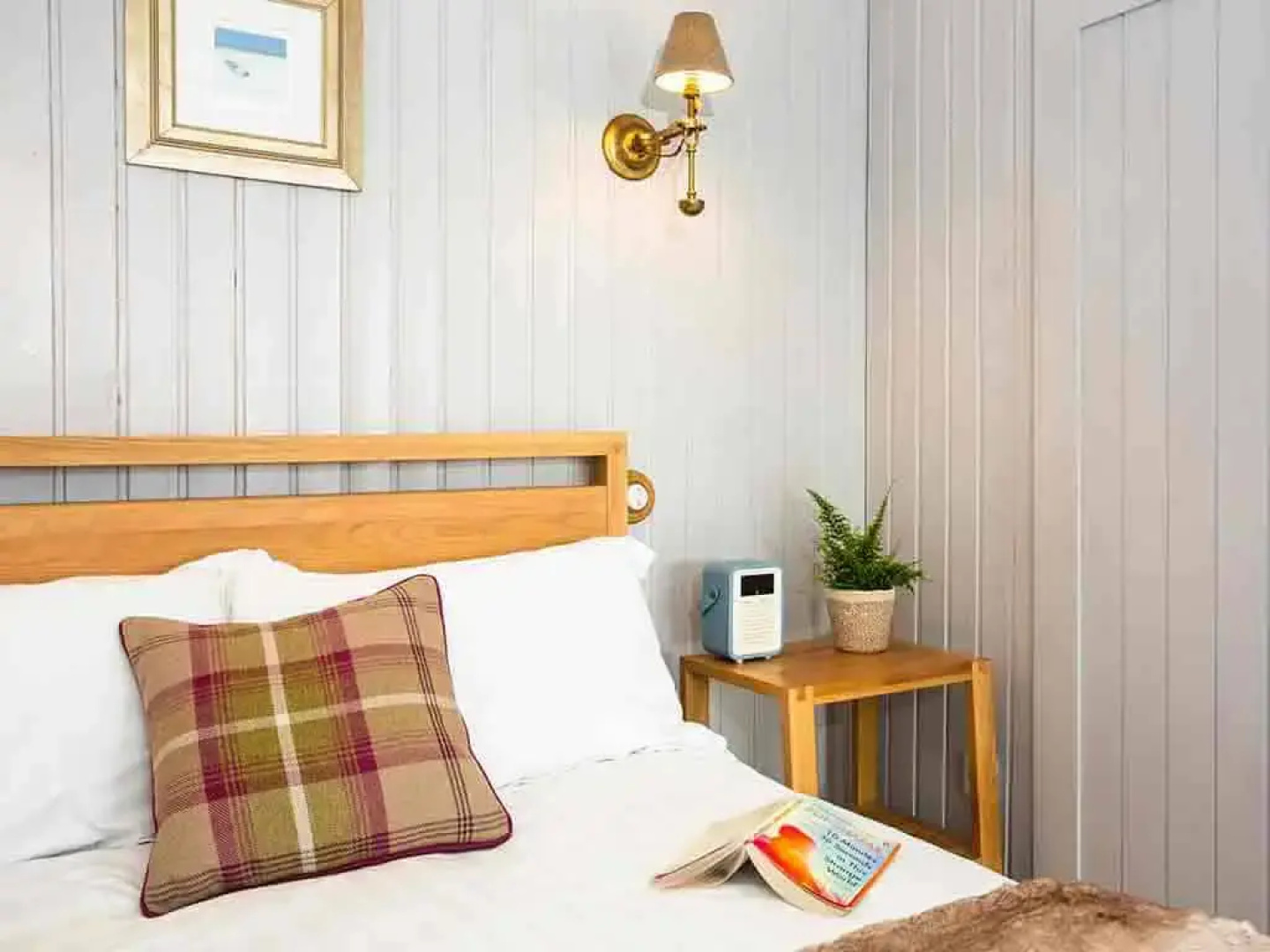 Waterside Cottage  Cabin