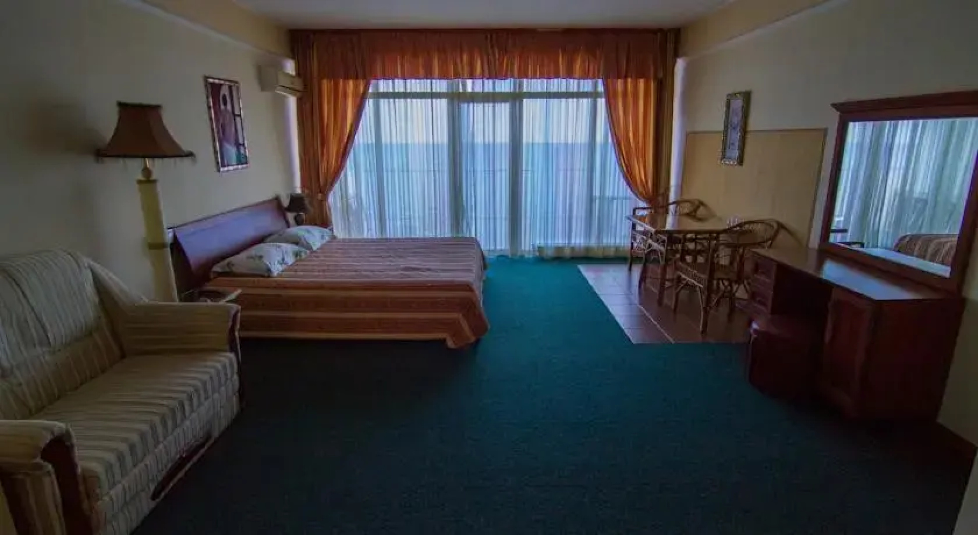 Fort Nox Hotel