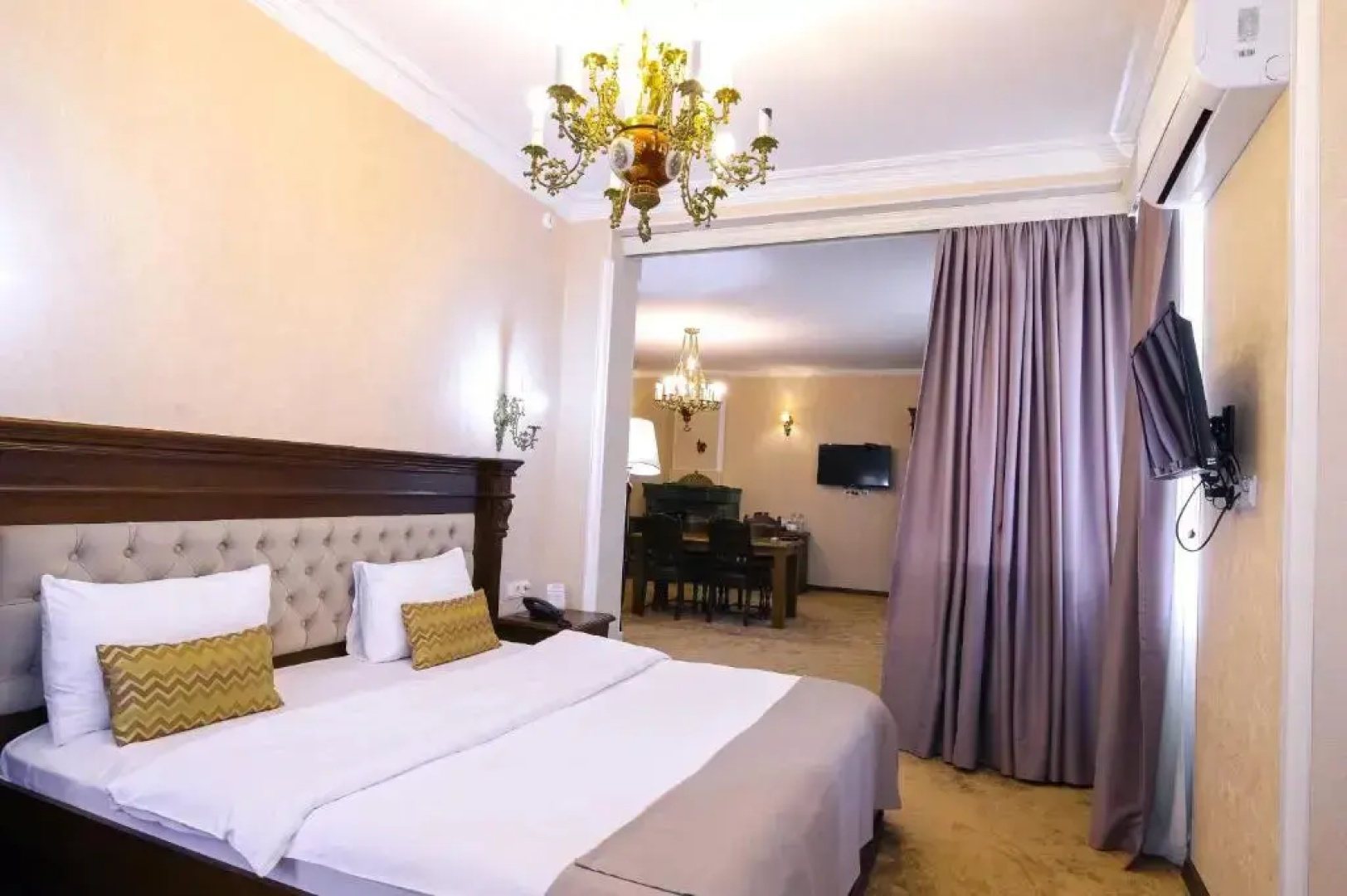 Imperial House Hotel