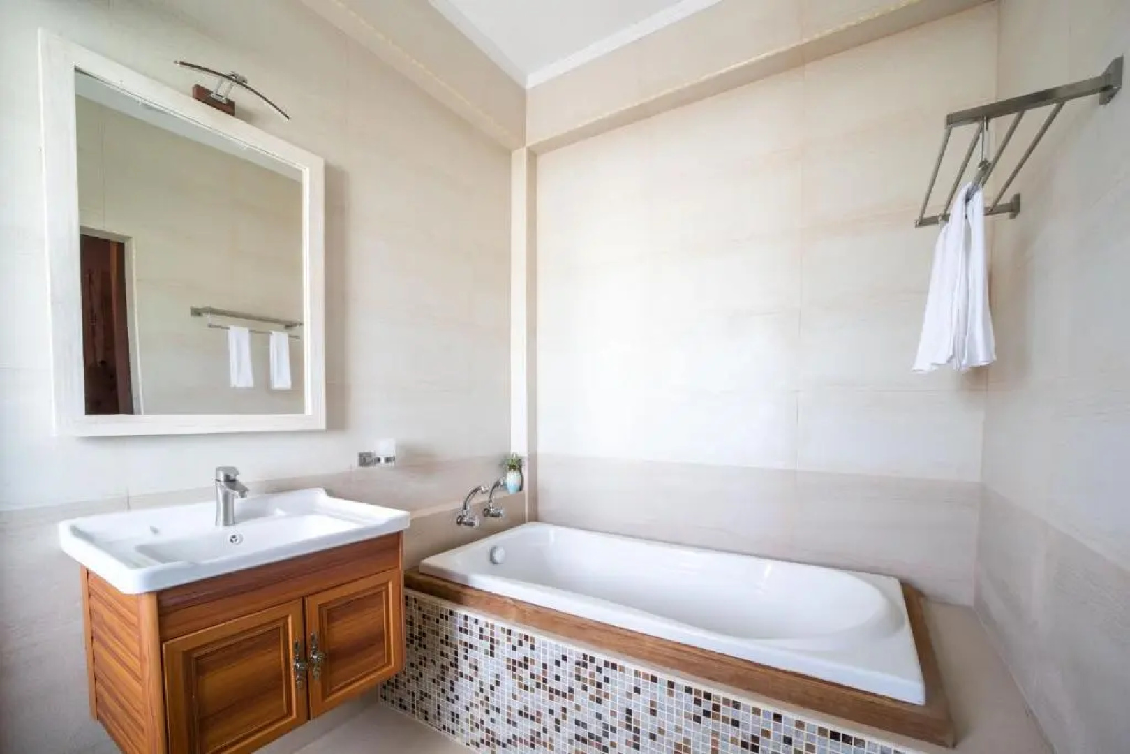 Rosy Villa Hotel