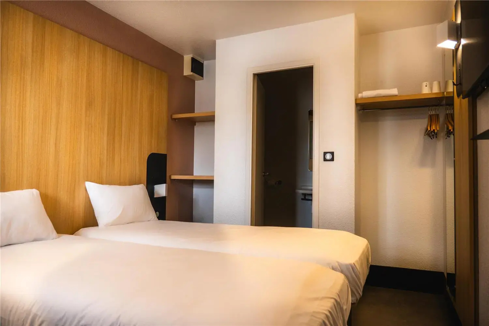 Отель Kyriad Eco 