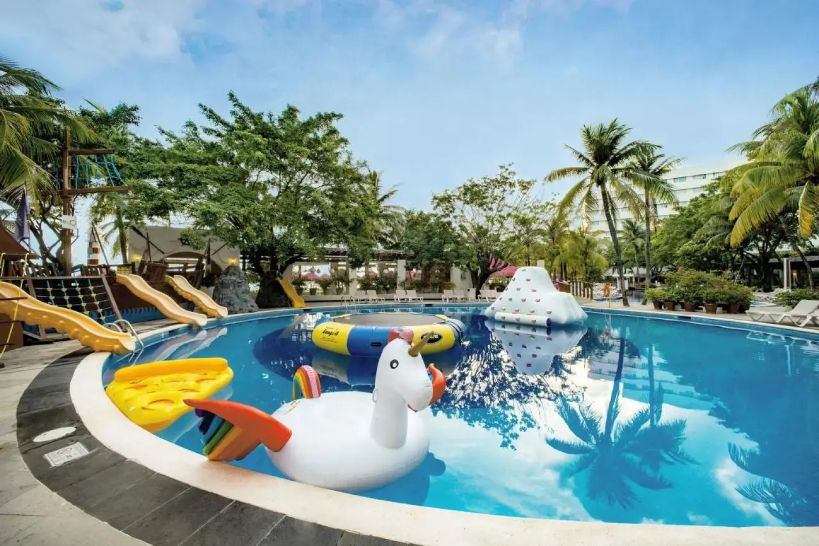 Oasis Palm Hotel
