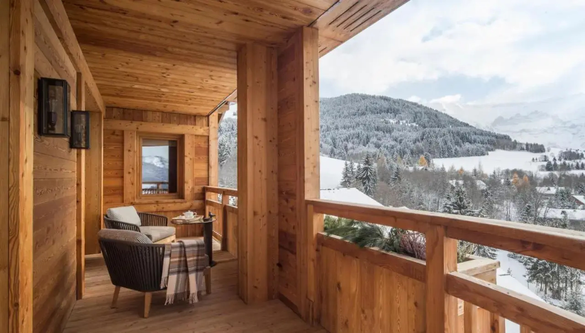 Отель Four Seasons Hotel Megeve