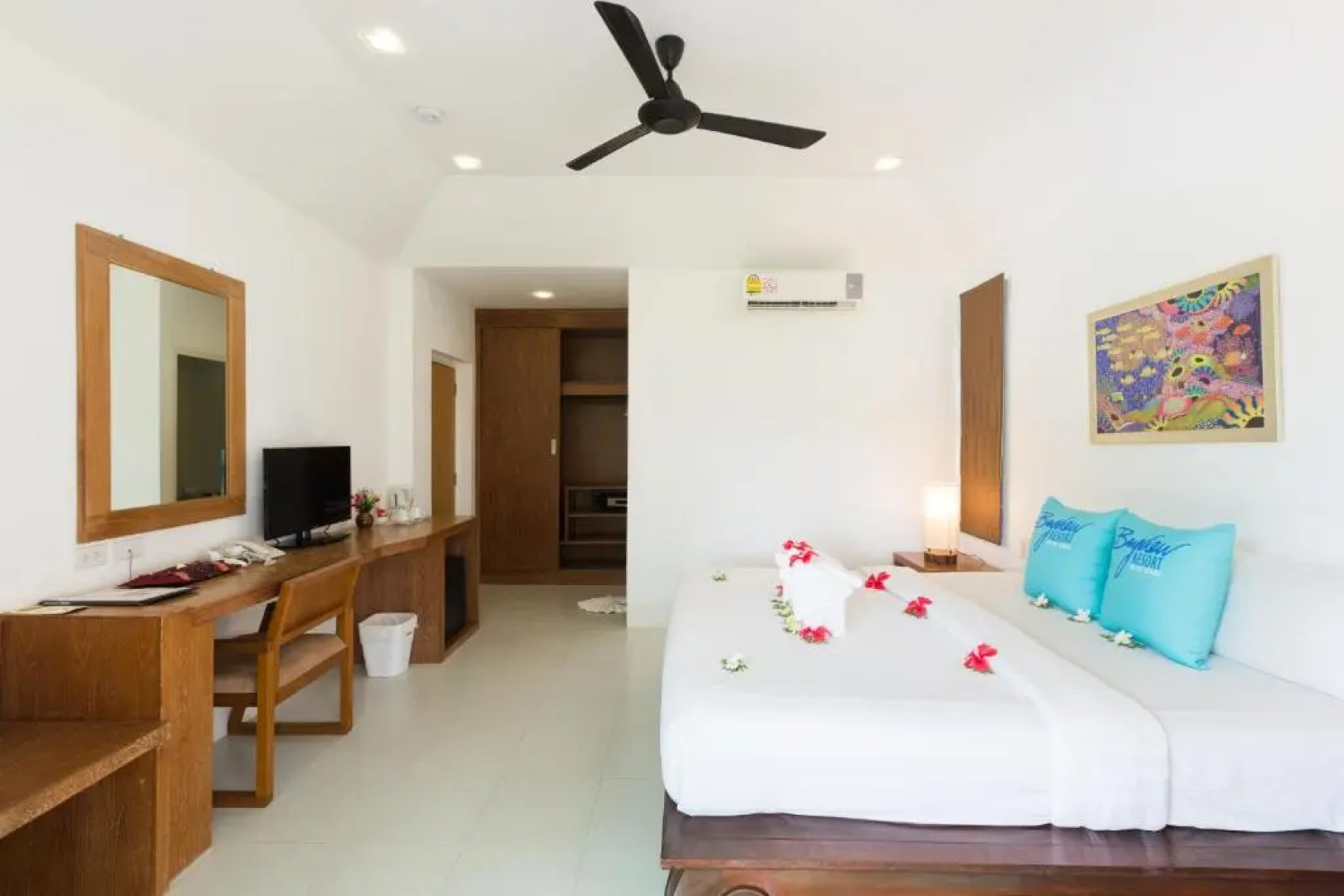 Bayview Resort Phi Phi Island - Beach Front Resort