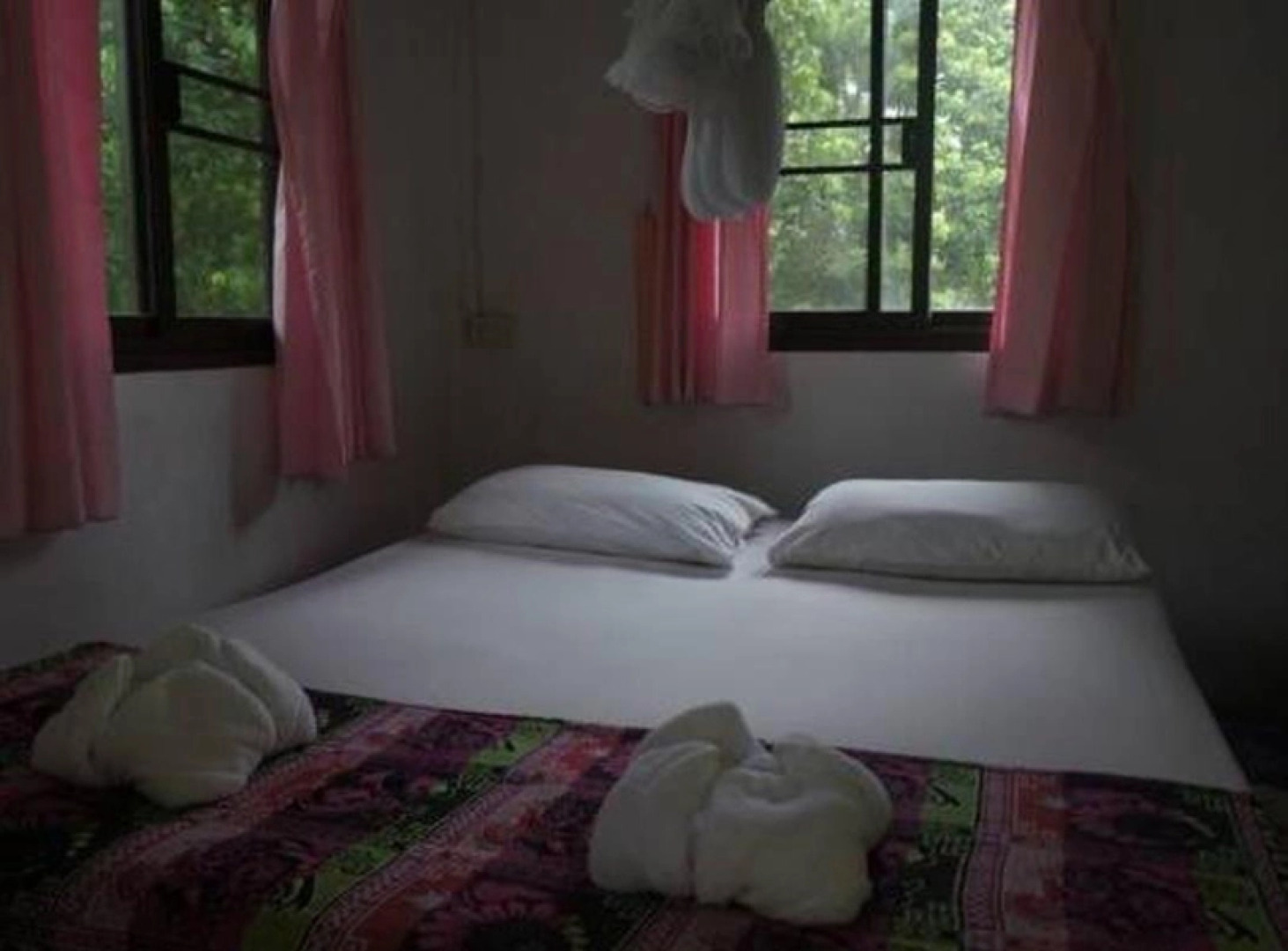 Khao Sok Jungle Huts Resort