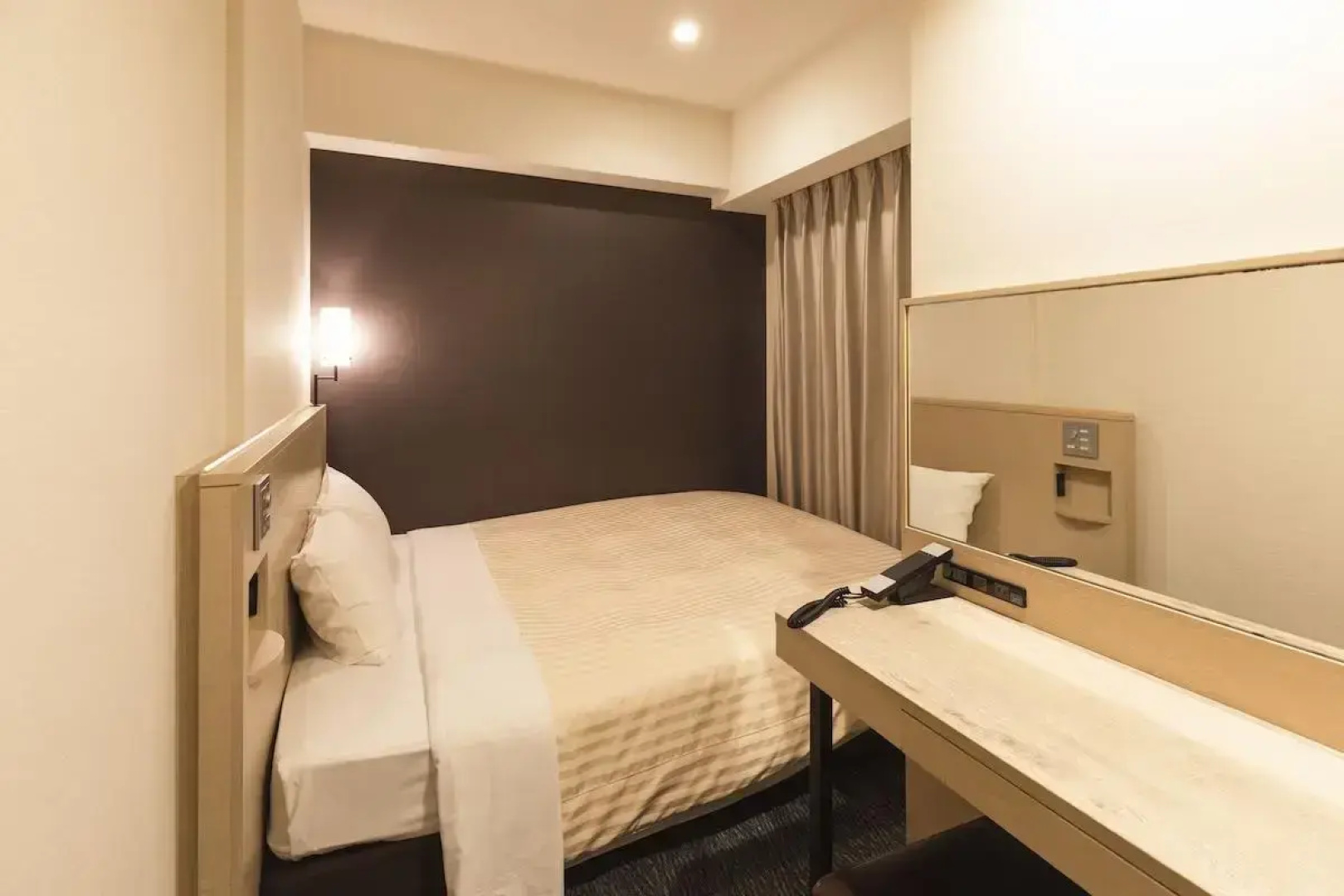 Отель Sotetsu Fresa Inn Shimbashi Hibiyaguchi