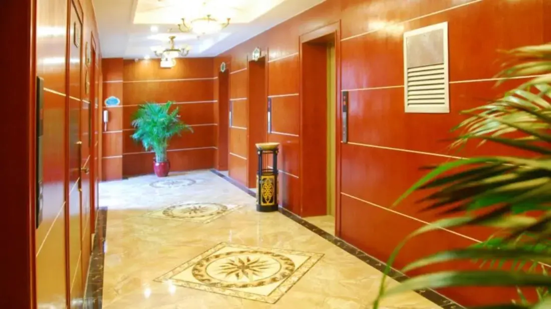 Vienna International Hotel Beihai Beibuwan Square Branch