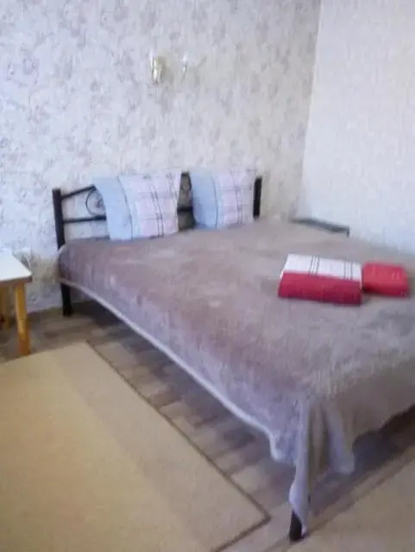 Molodezhnaya 8 Guest House