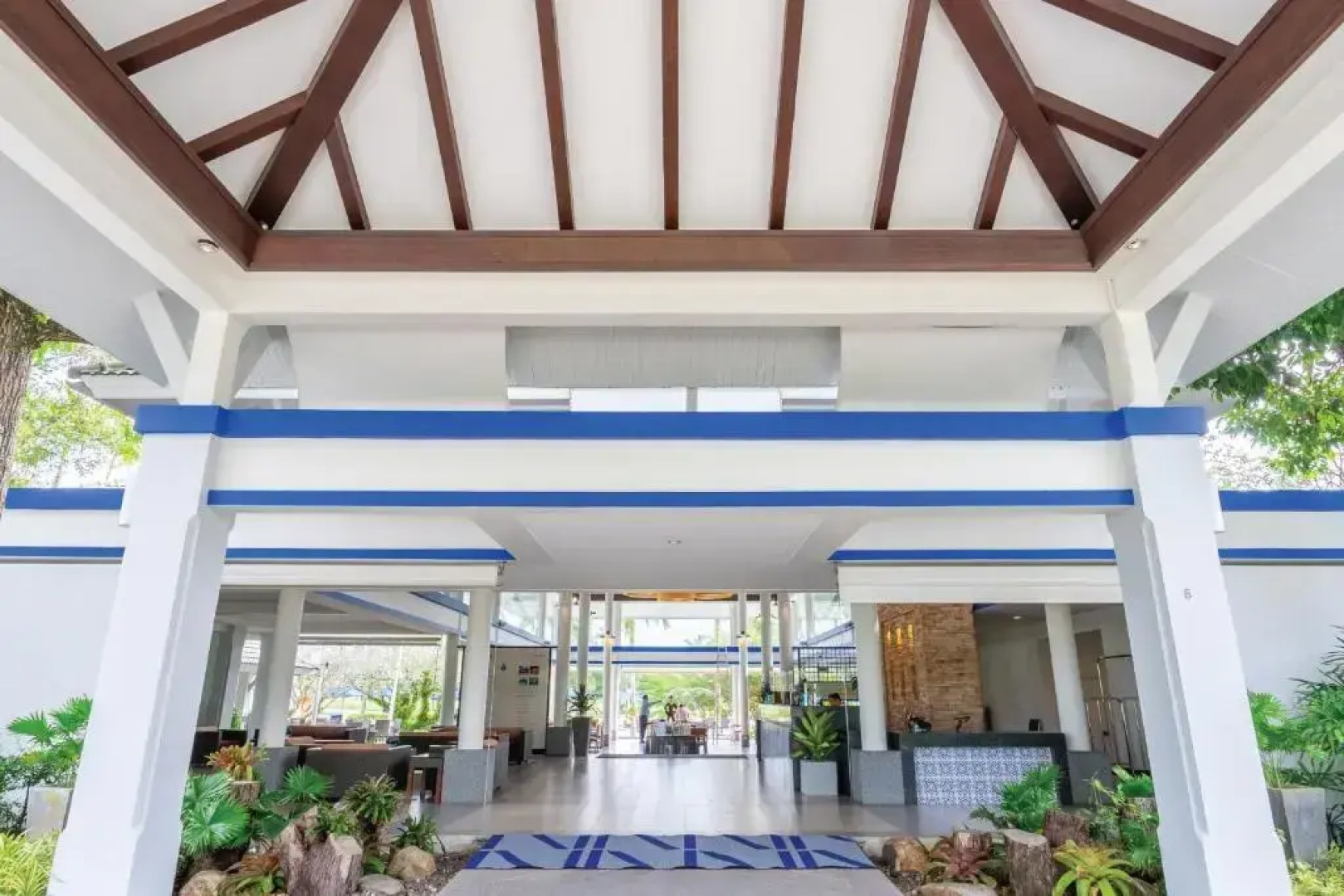 Homm Suites Laguna