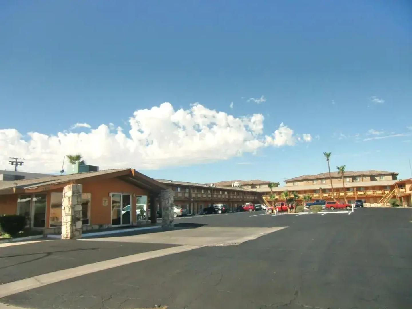 Classic Inn & Suites