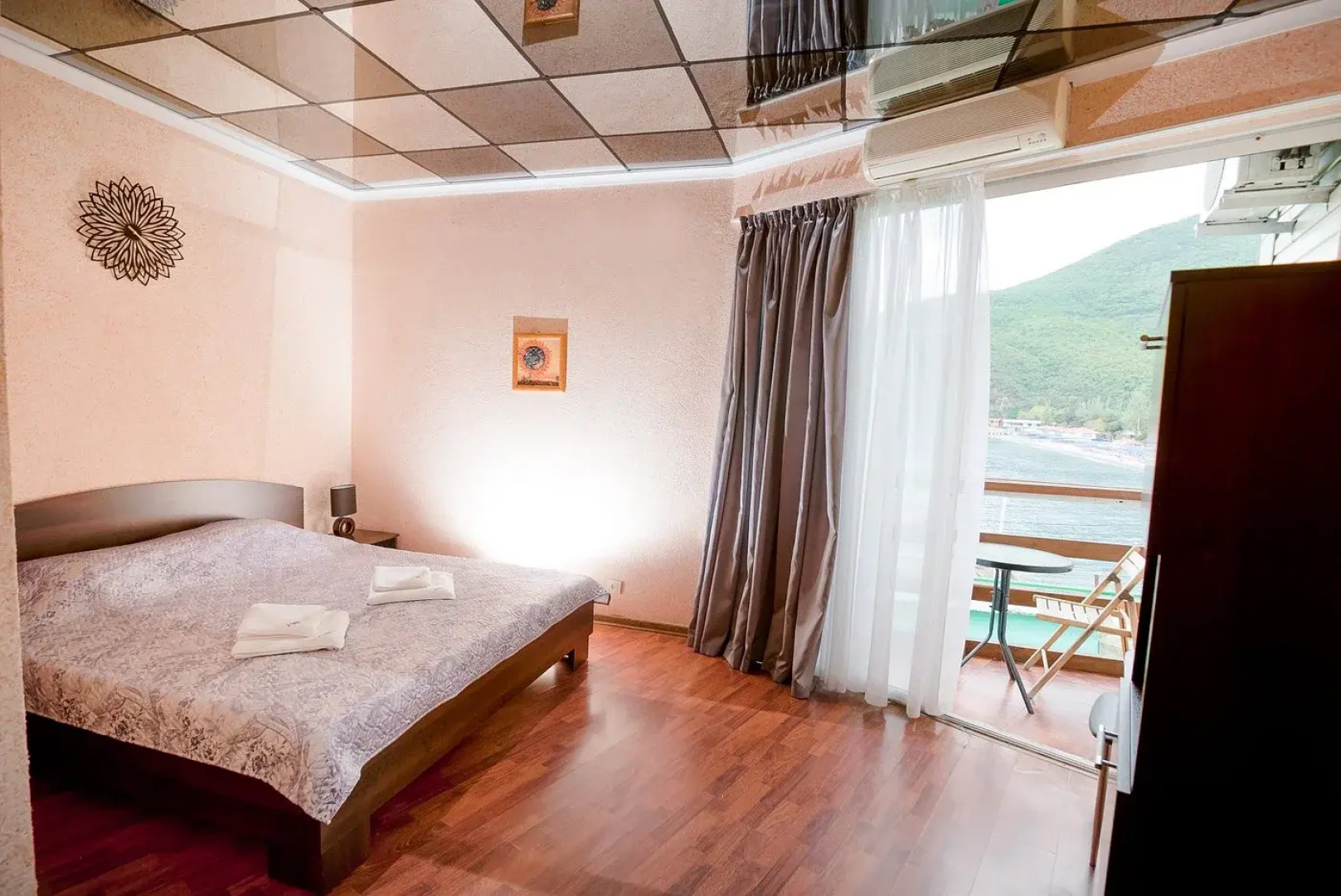 Salvador Motel Club