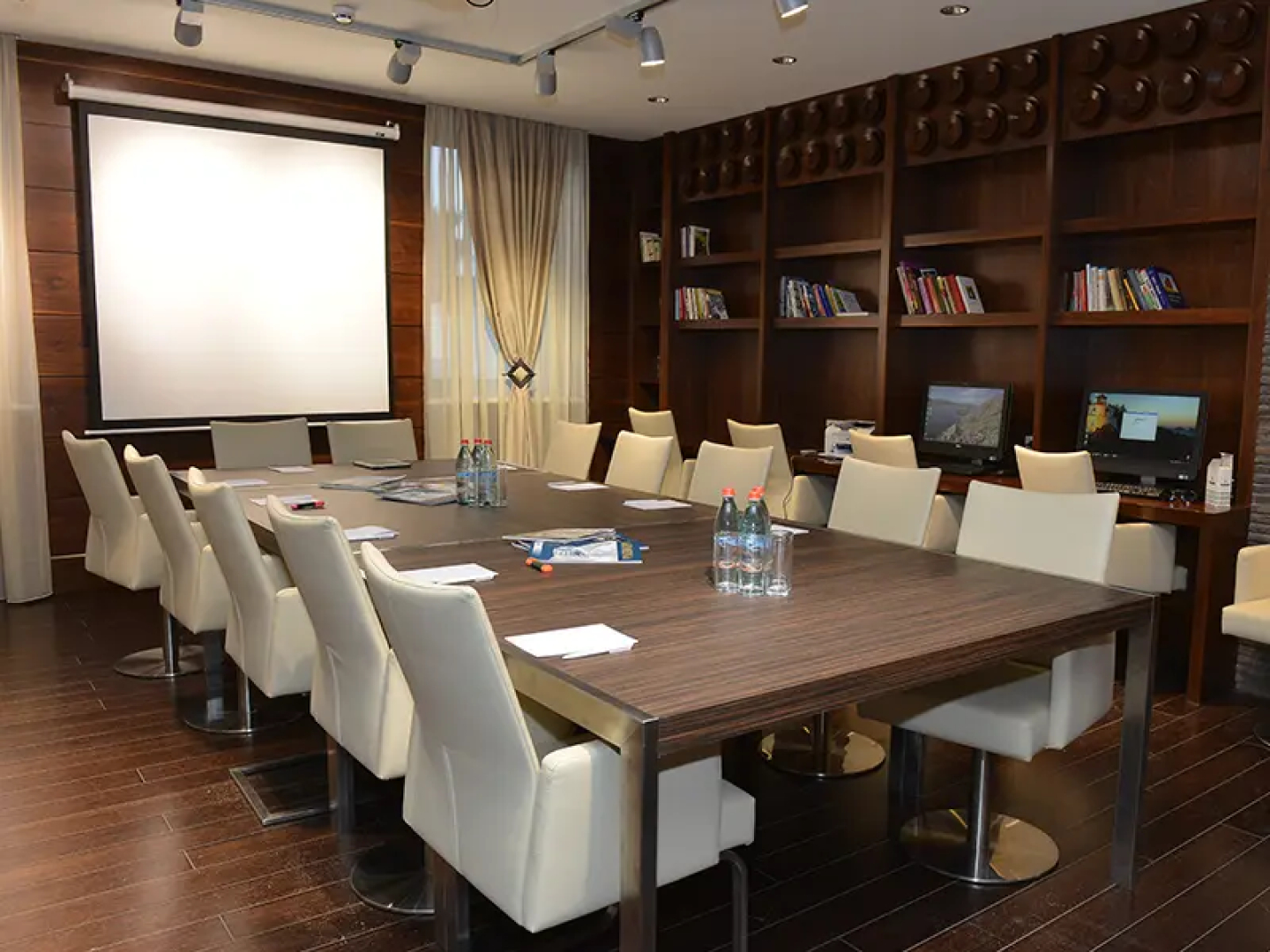 Vallex Garden Hotel