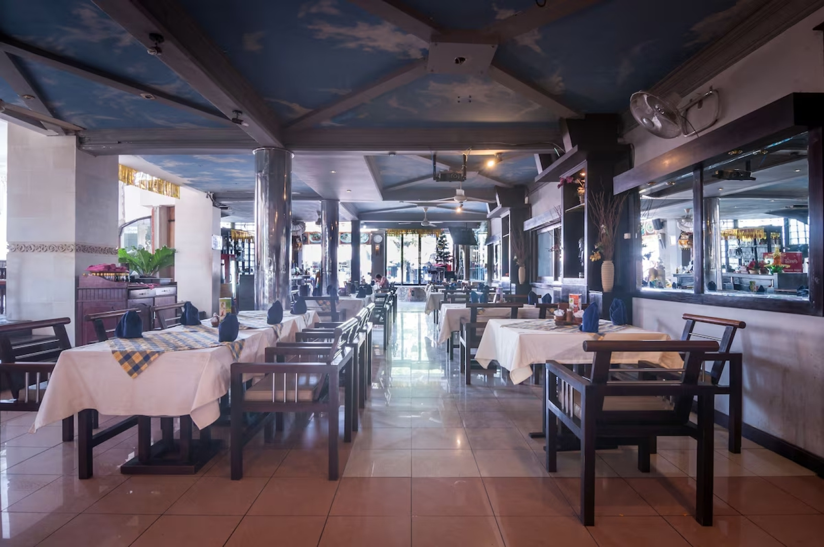 Отель Melasti Kuta Beach Hotel and Spa