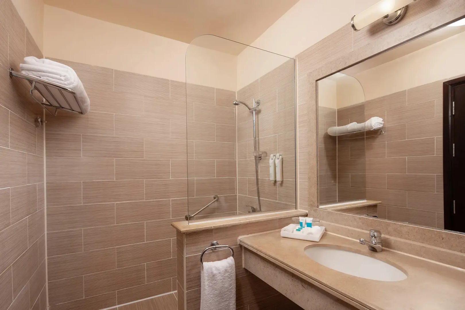 Отель JAZ Neo Dar El Madina