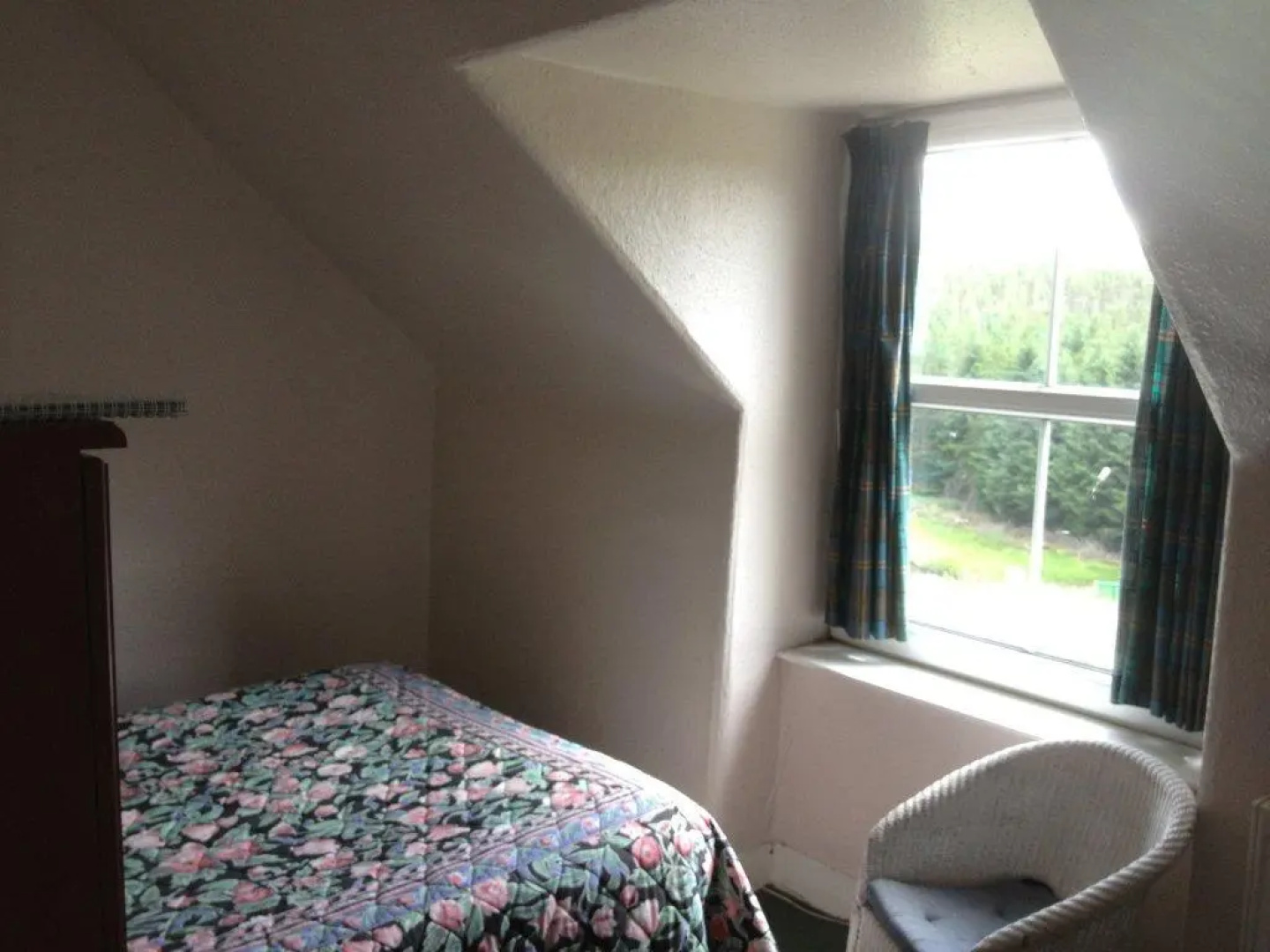Allargue Arms Hotel