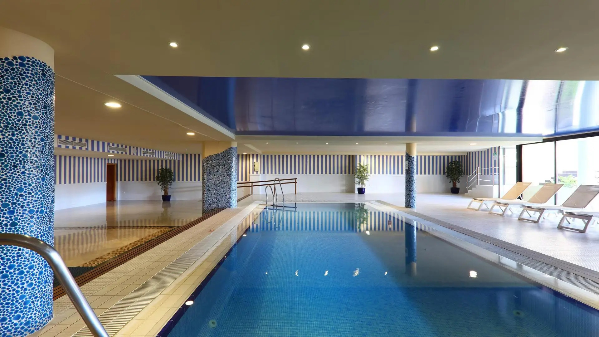 Отель Iberostar Waves Málaga Playa