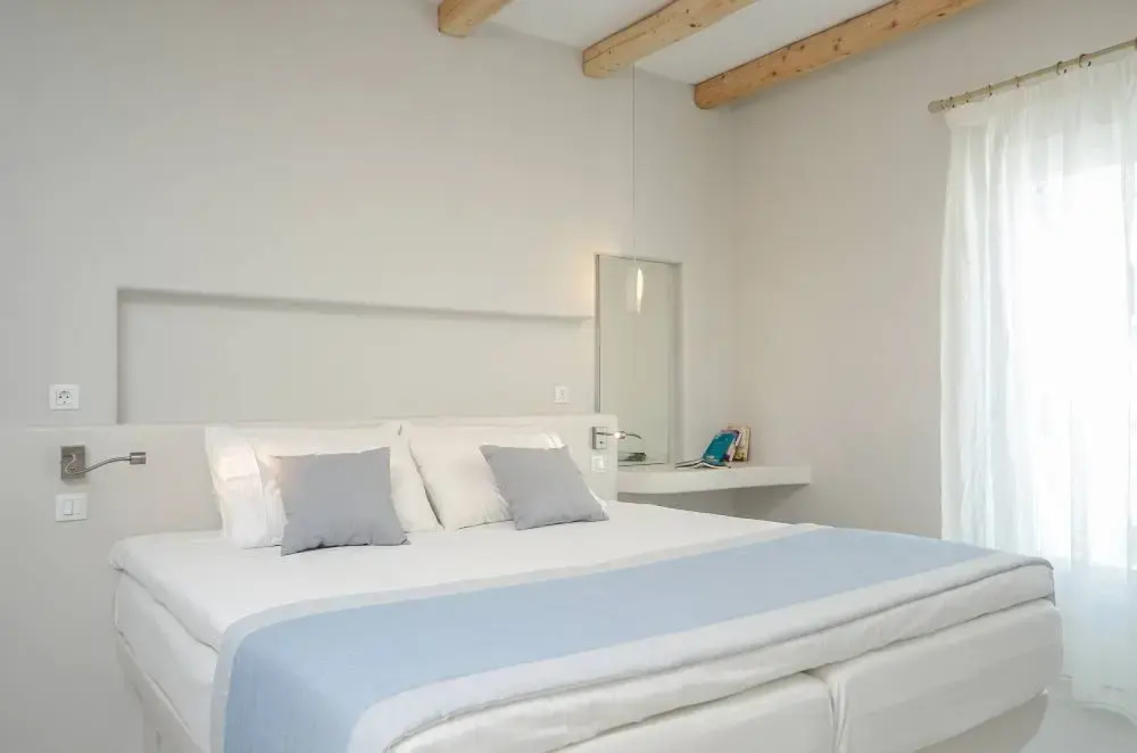 Antony Suites - Adults Only