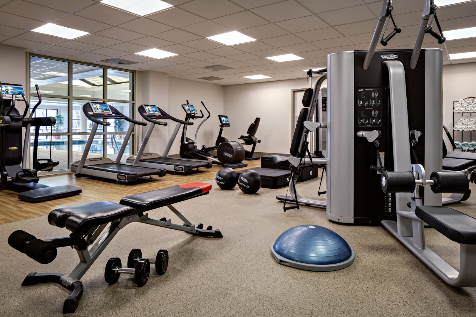 DoubleTree by Hilton Fairfield Hotel & Suites