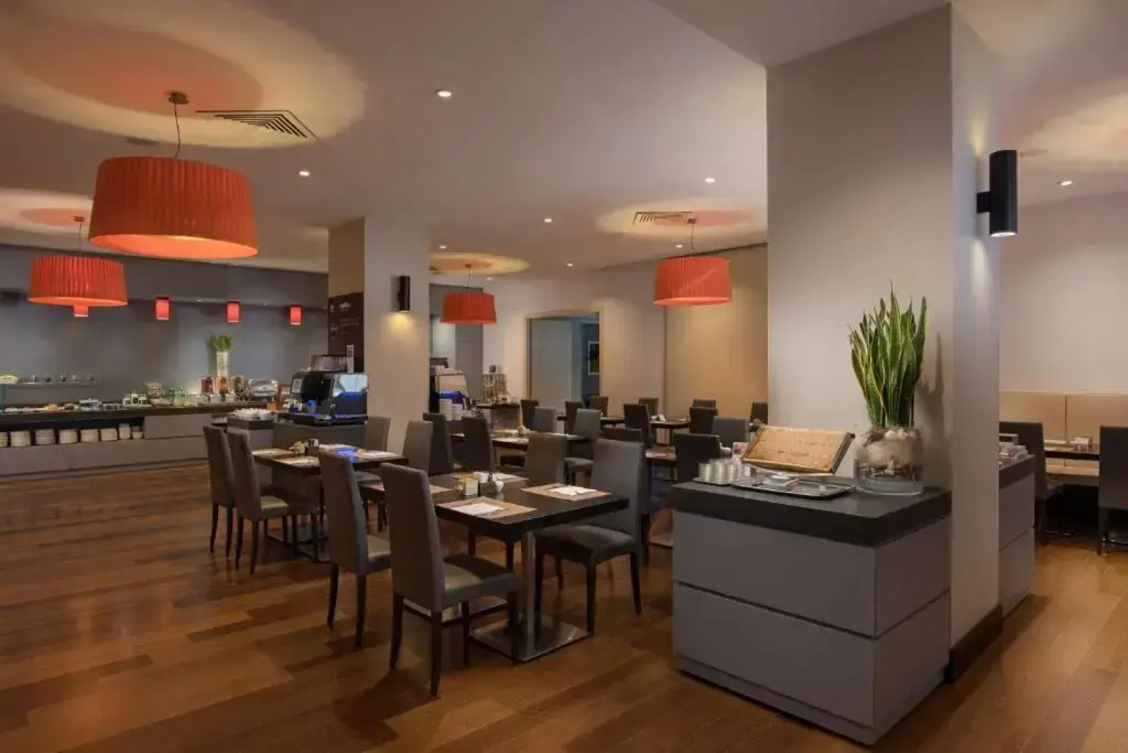 Отель NH Trieste