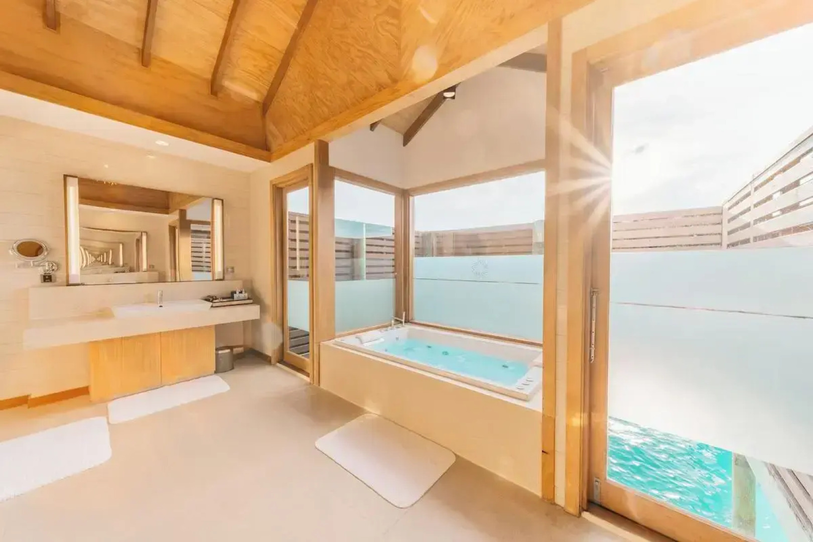 Спа-курорт Hideaway Beach